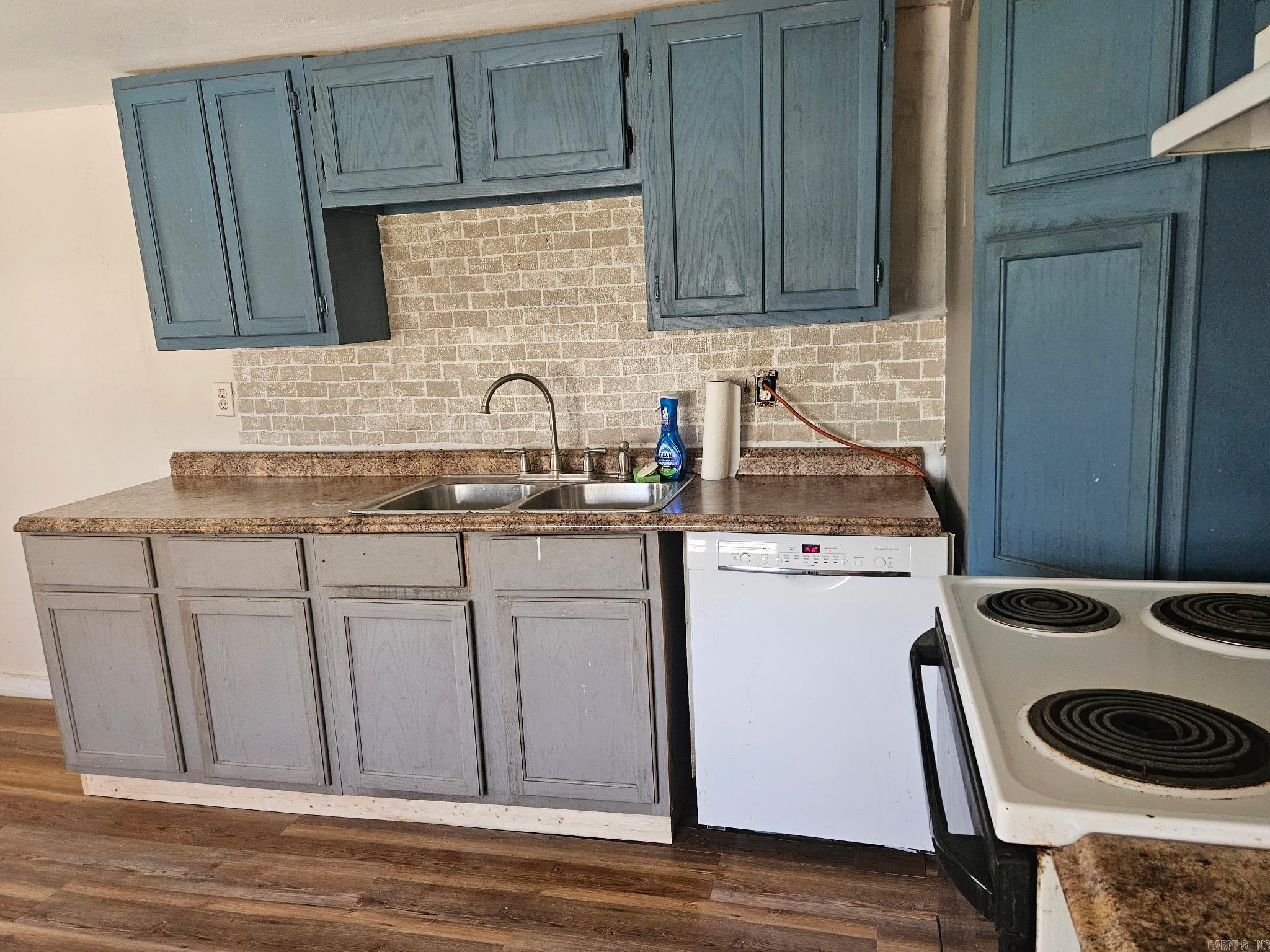 591  Main  Pleasant Plains, AR