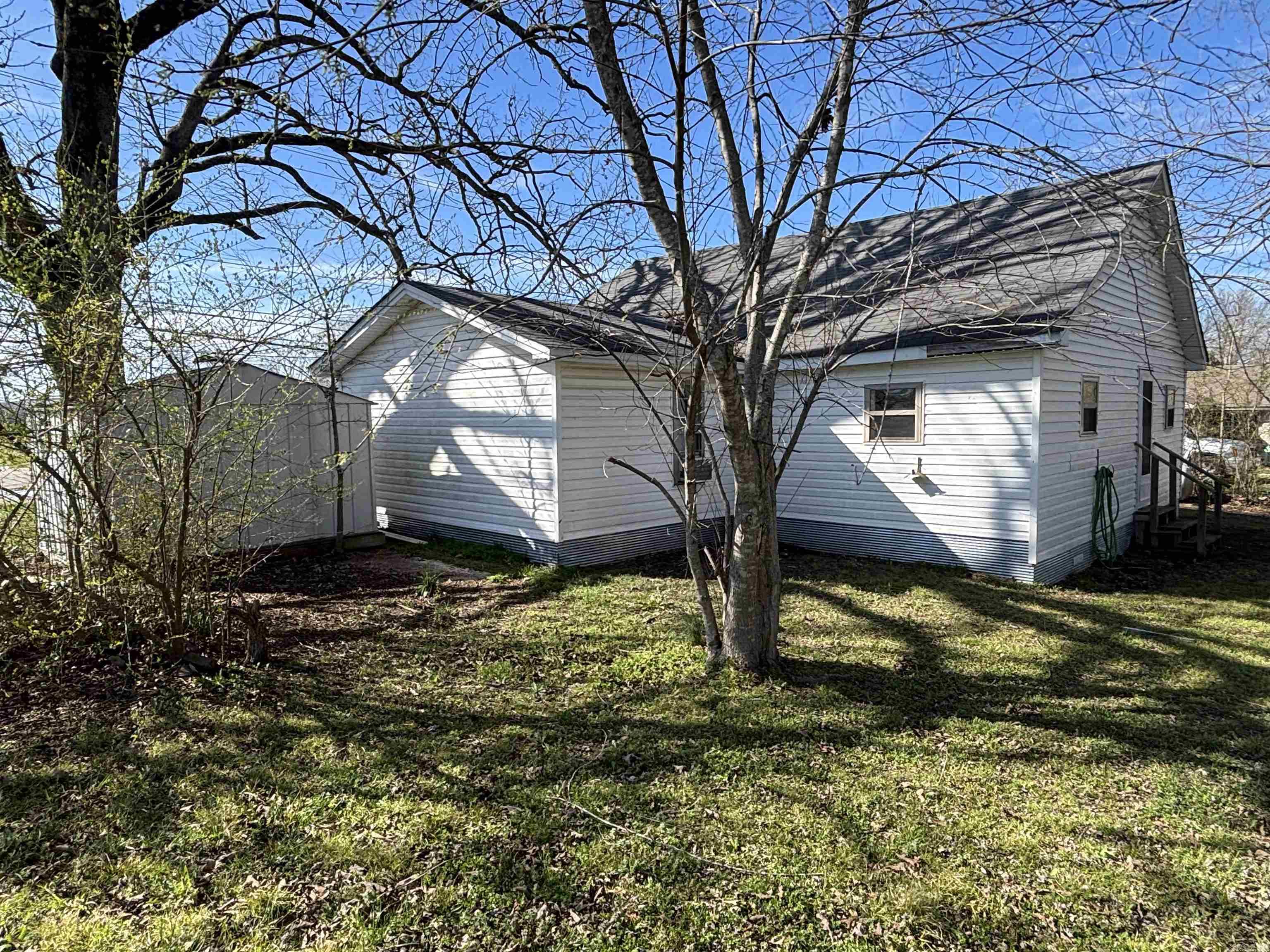 591  Main  Pleasant Plains, AR