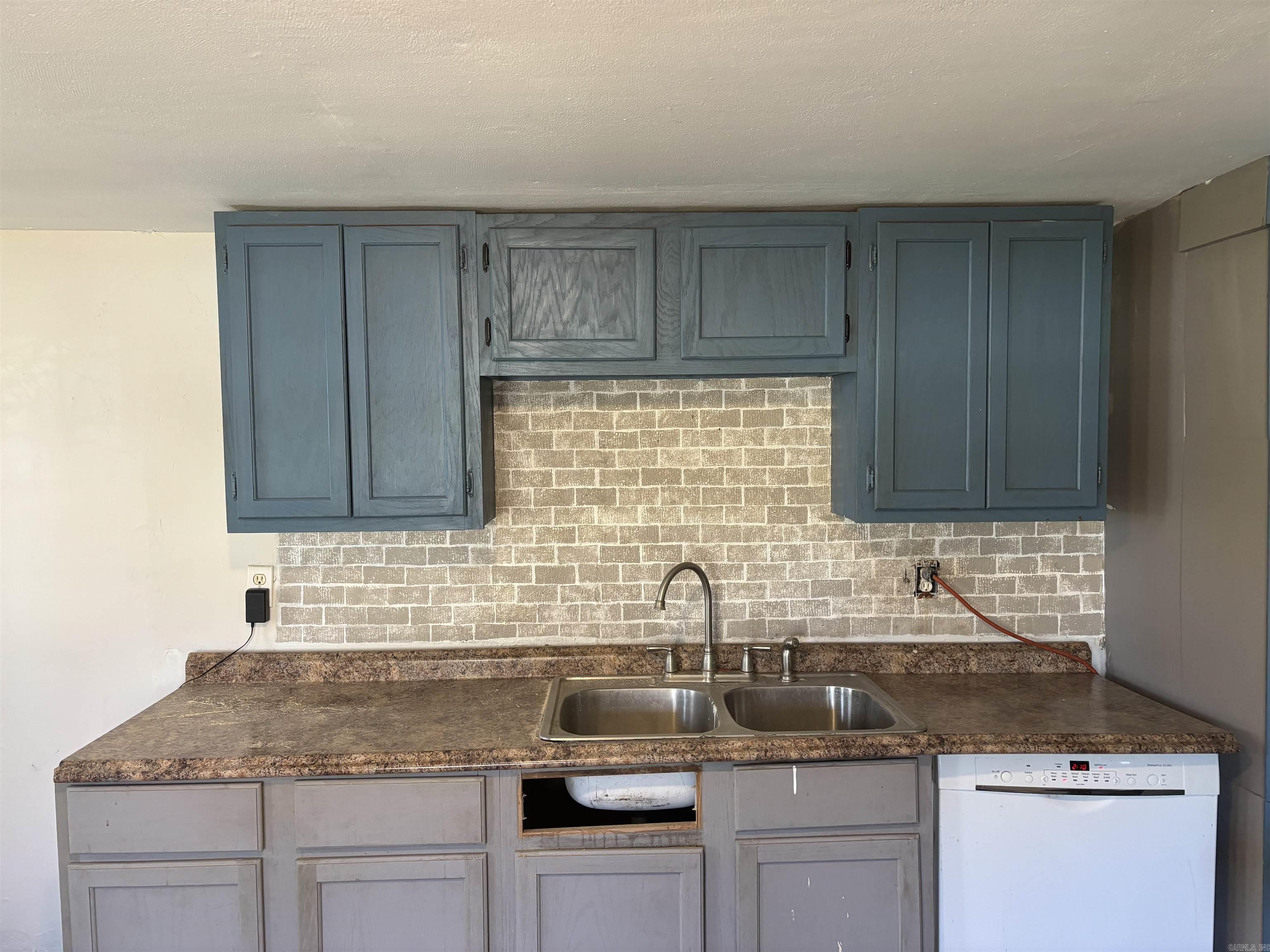 591  Main  Pleasant Plains, AR