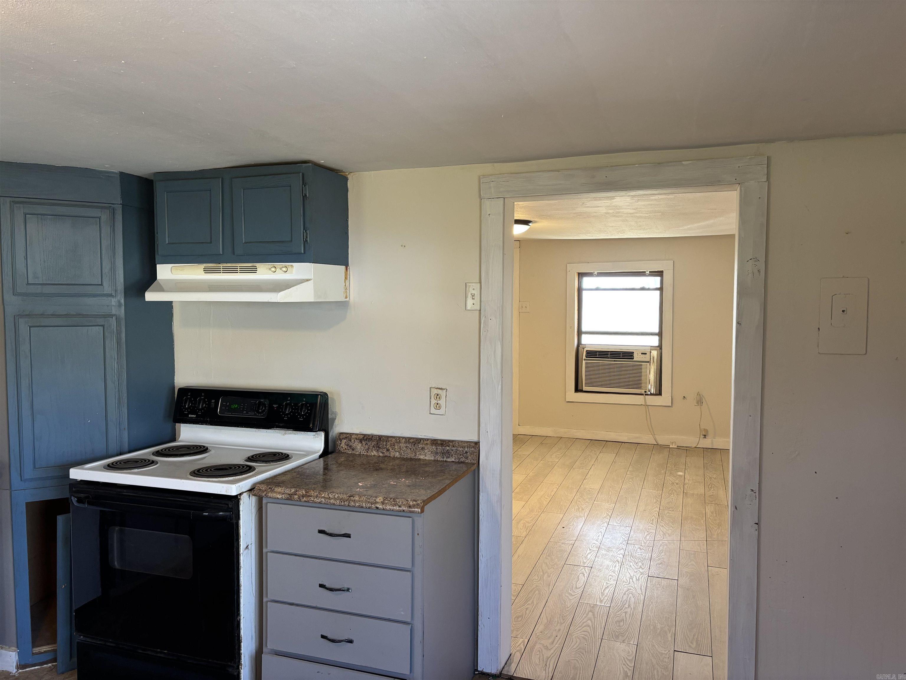 591  Main  Pleasant Plains, AR