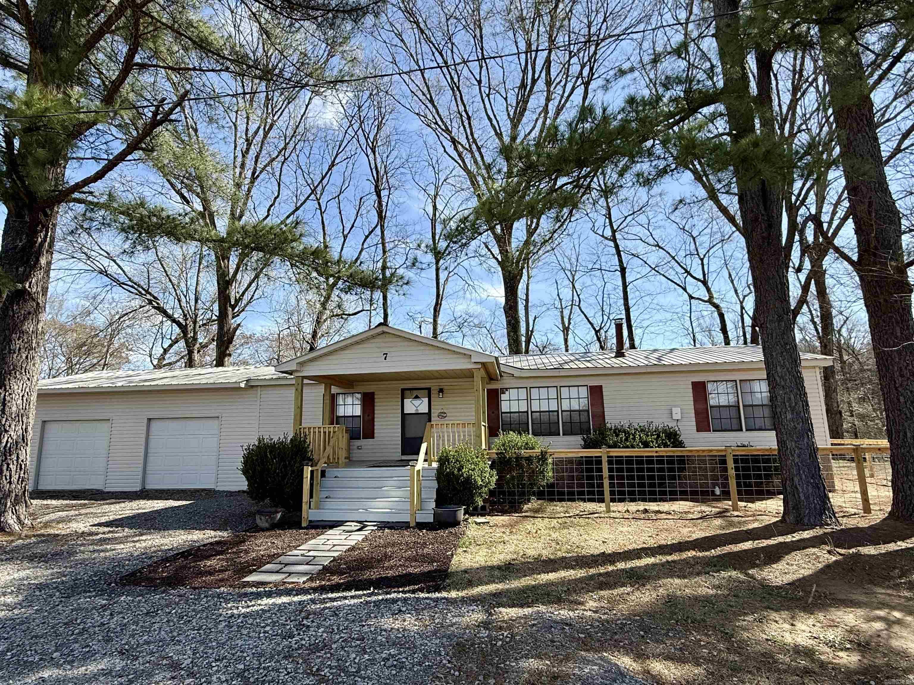 7 Iveon Clay Road Pangburn, AR 72121