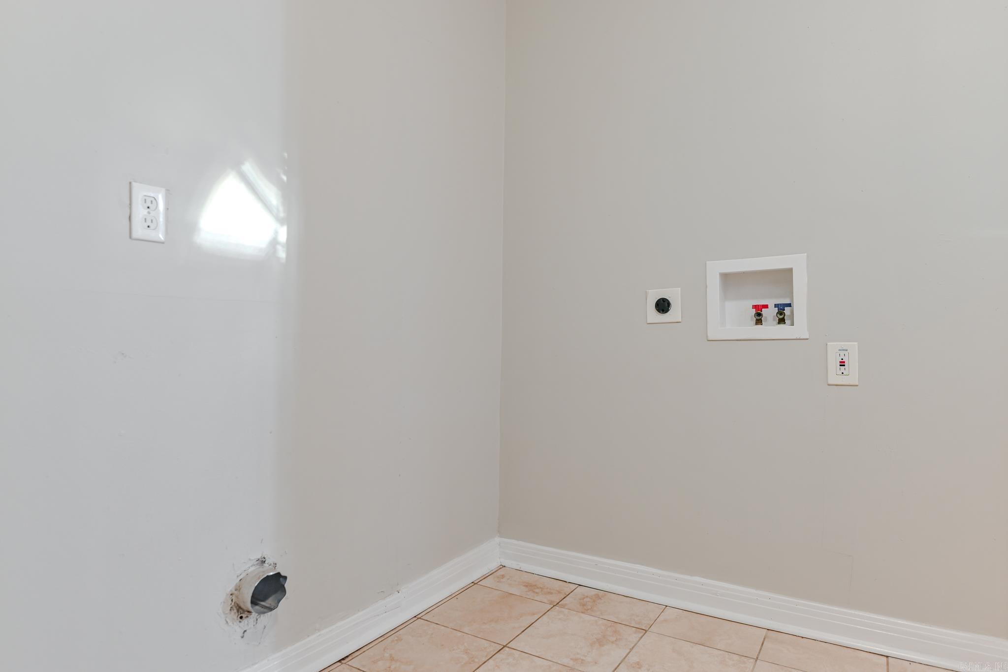 213  Santa Fe Trl  Little Rock, AR
