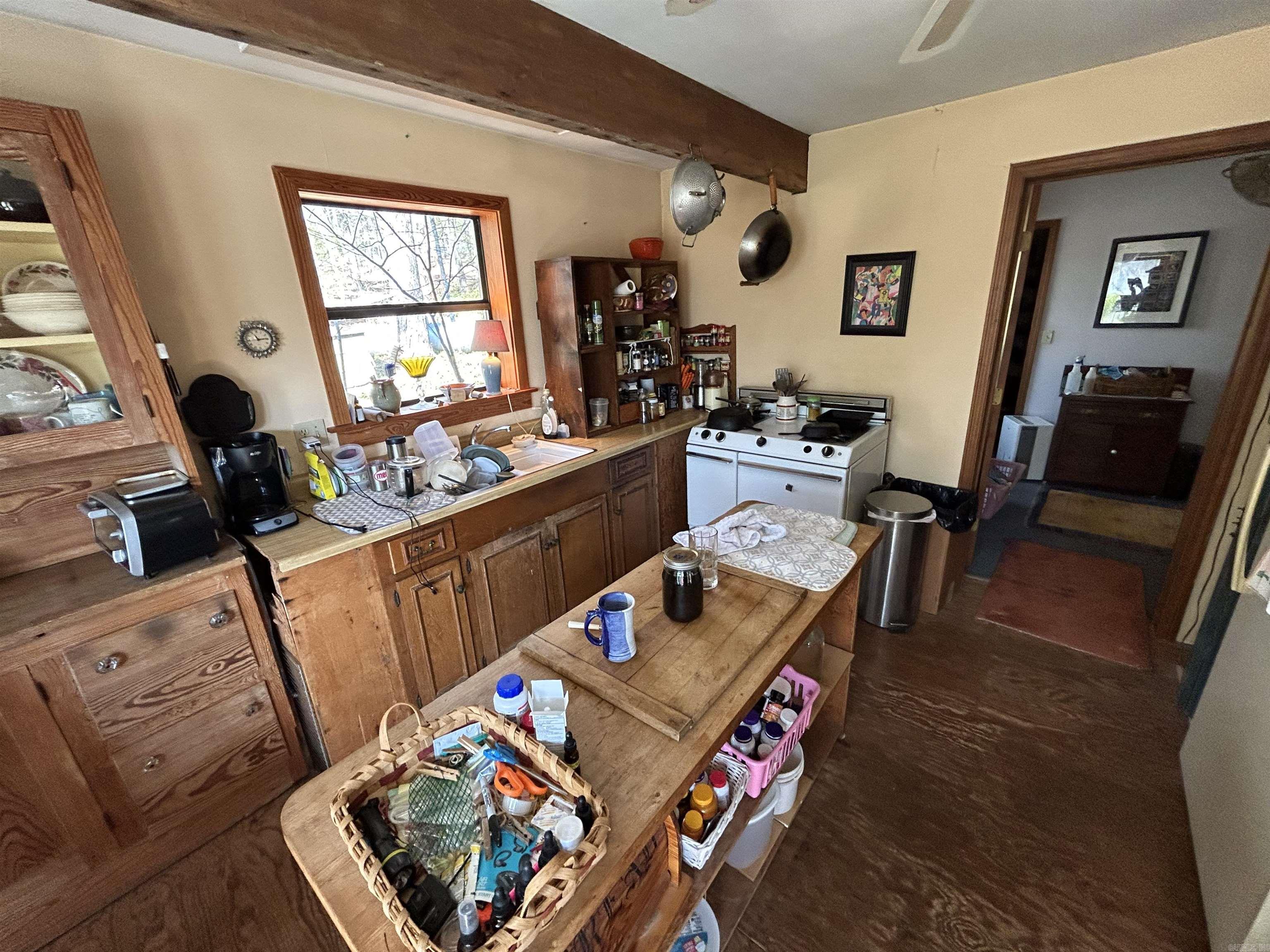 207  Marpen  Clinton, AR