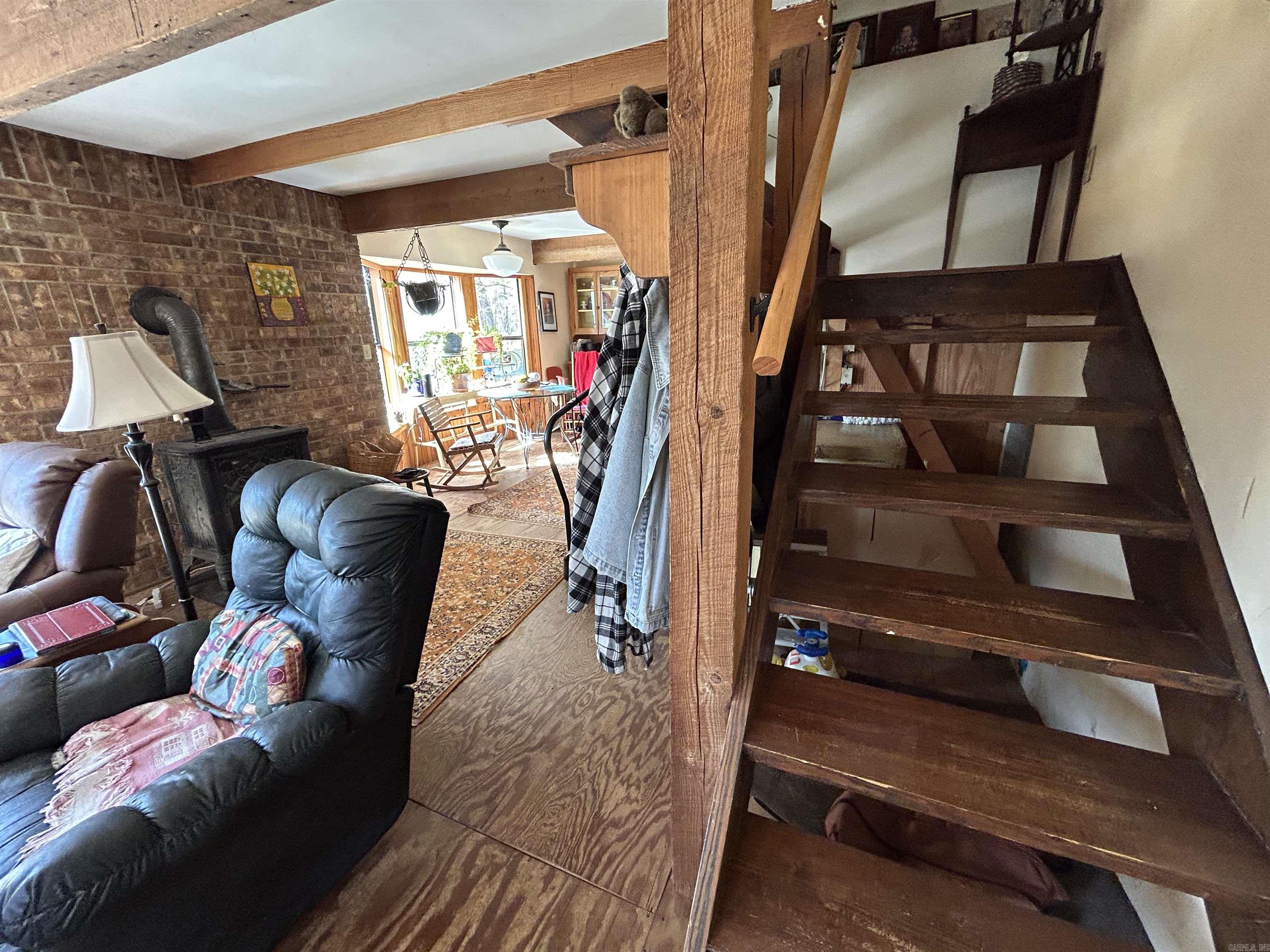 207  Marpen  Clinton, AR