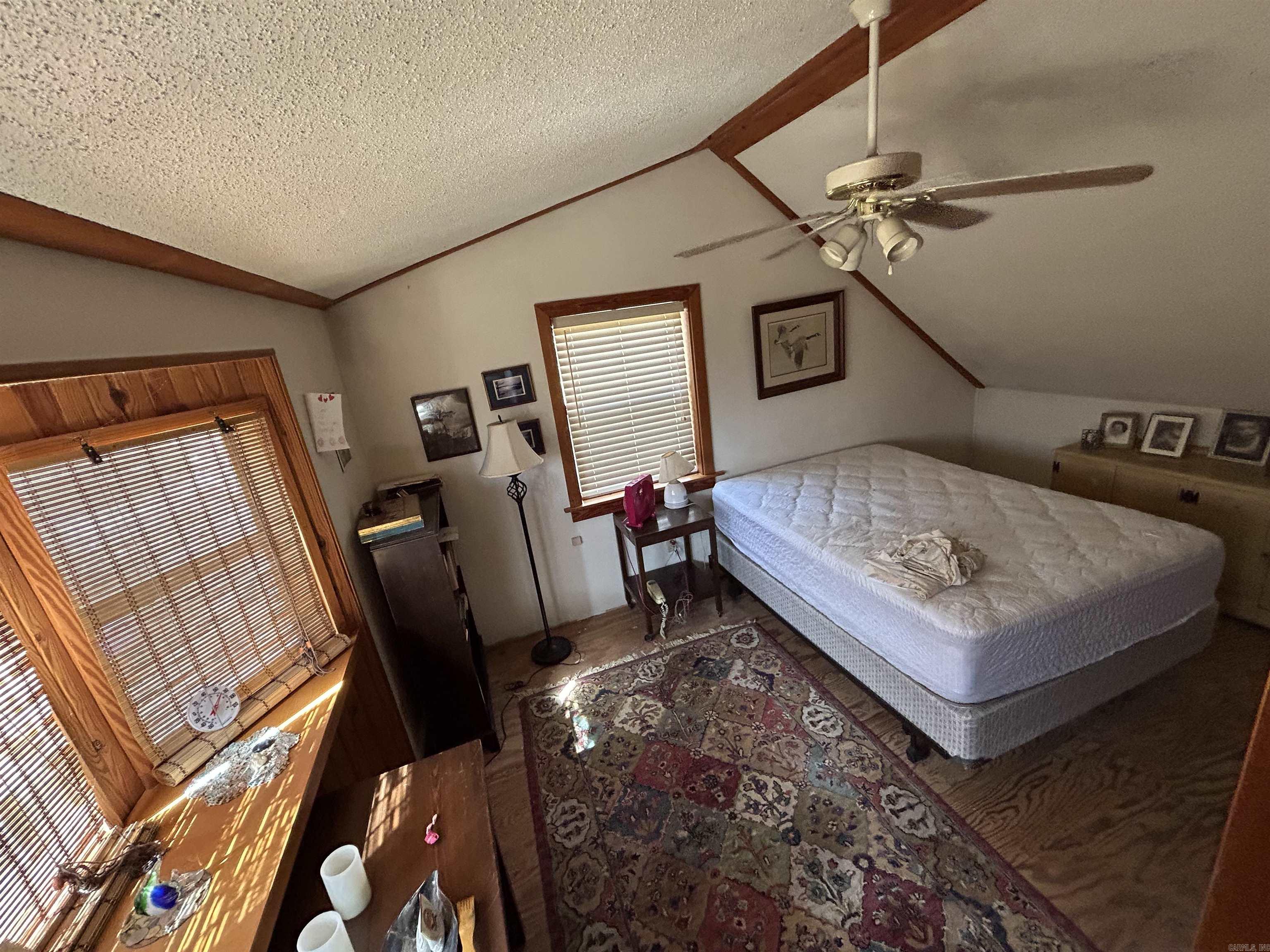 207  Marpen  Clinton, AR