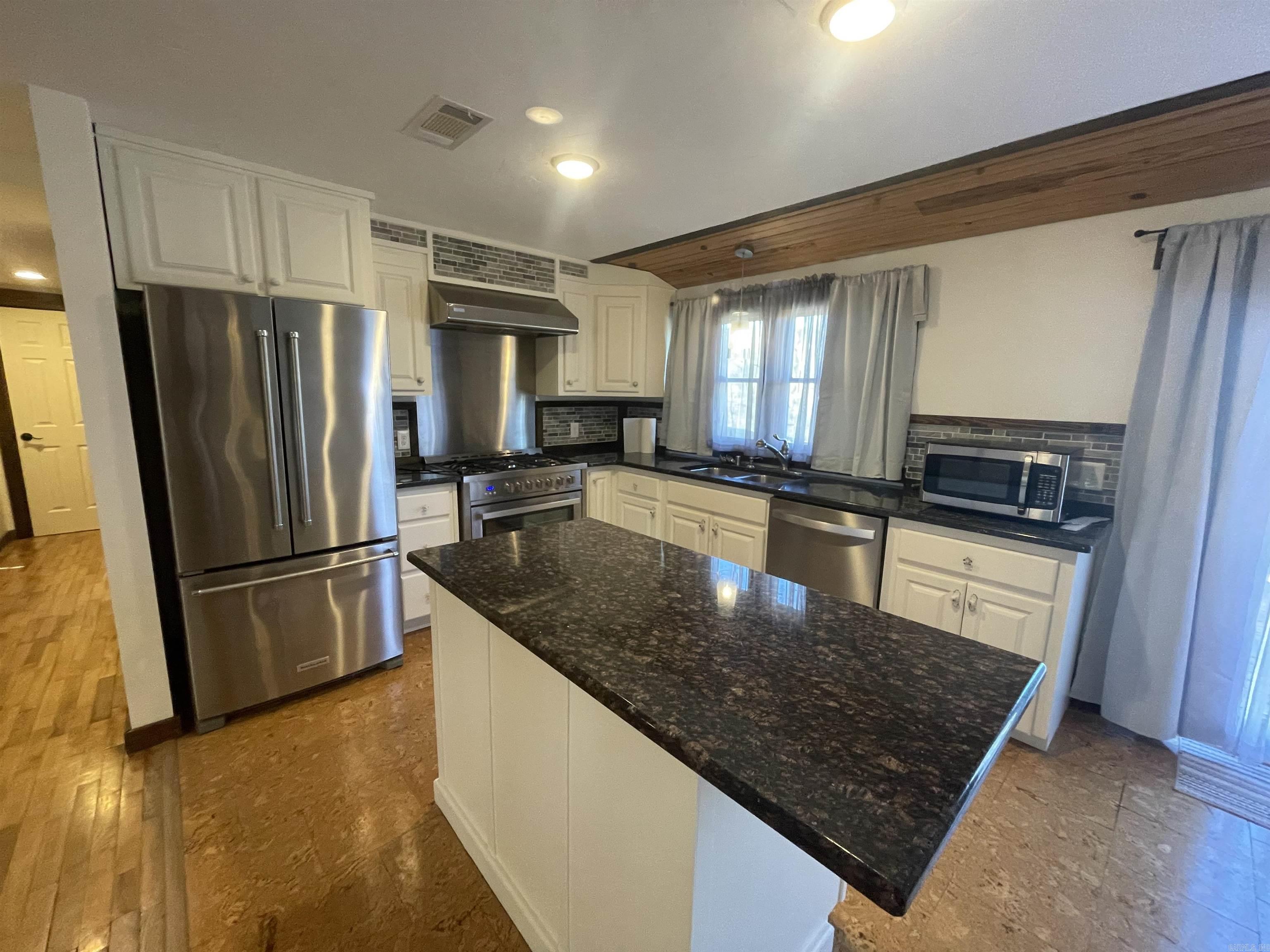 82  Herpel Road  Mountain View, AR