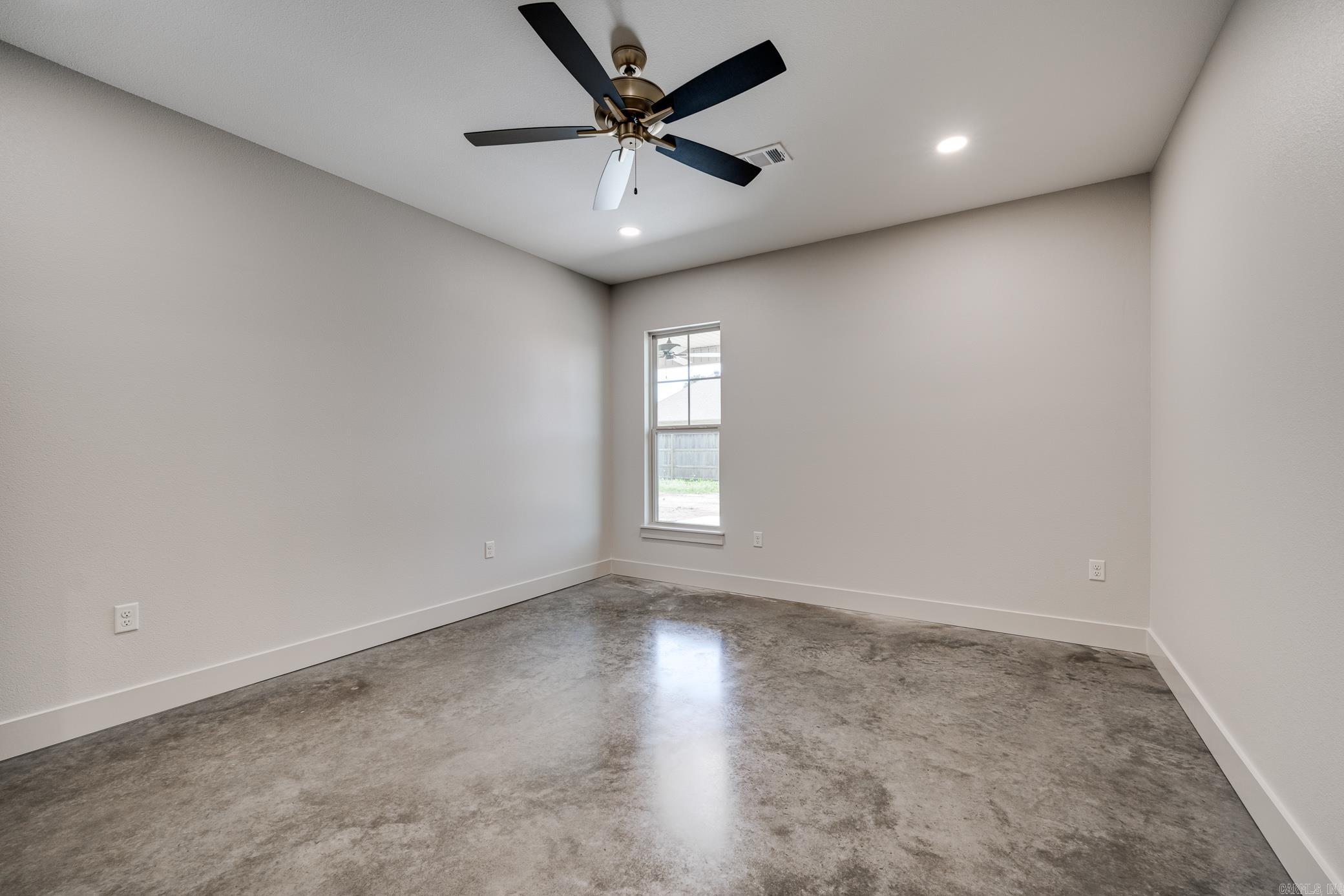 1045  Country Club  Conway, AR