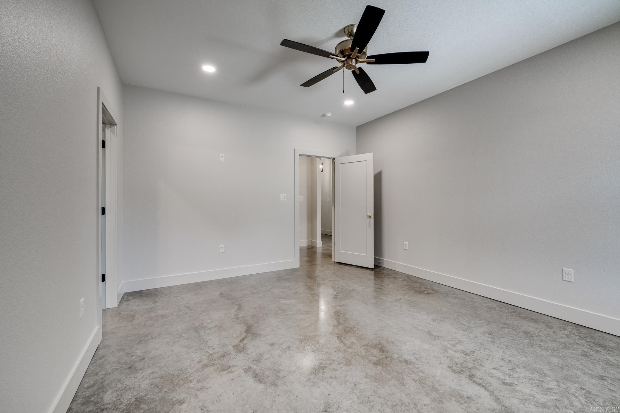1045  Country Club  Conway, AR