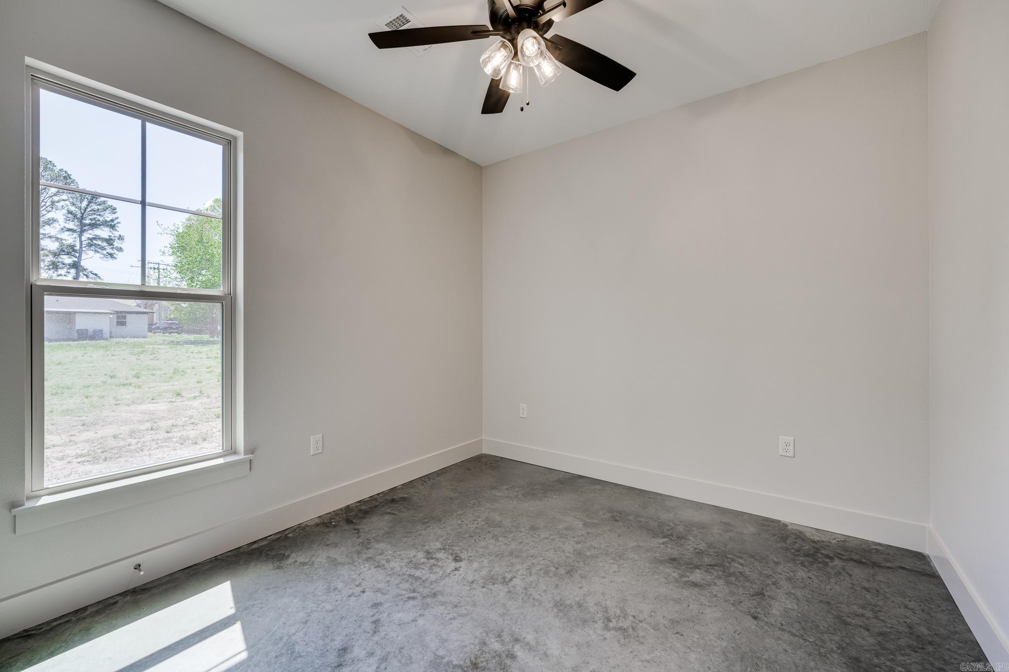 1045  Country Club  Conway, AR