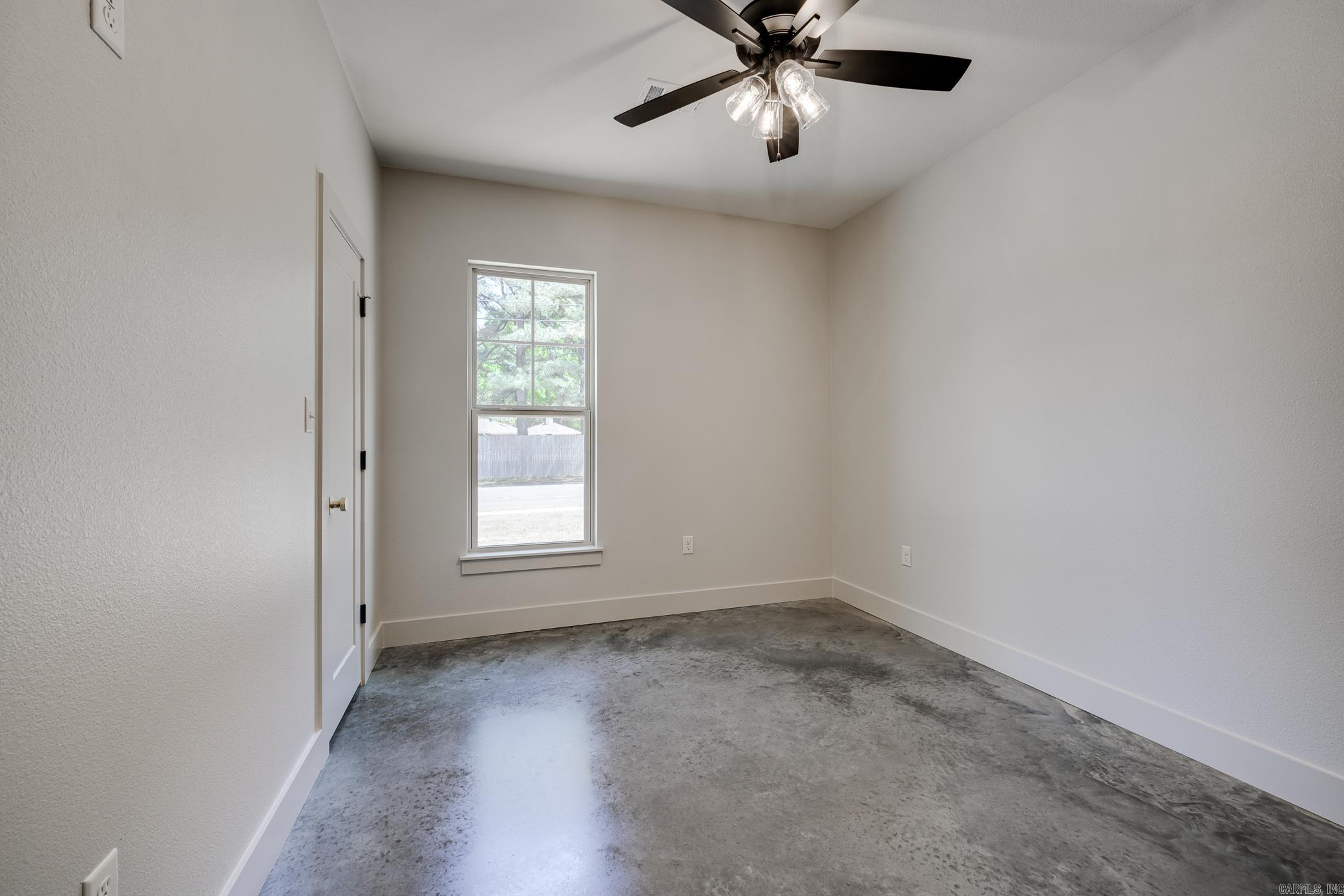 1045  Country Club  Conway, AR