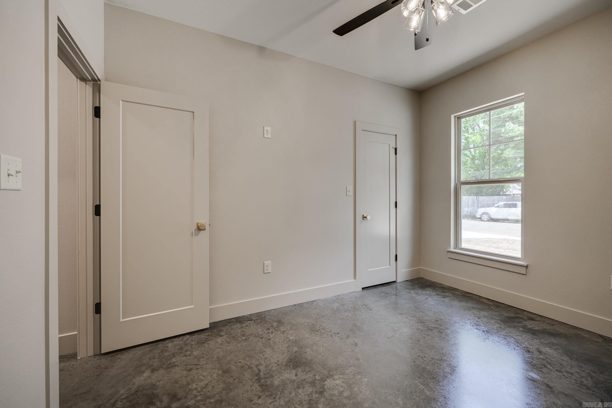 1045  Country Club  Conway, AR