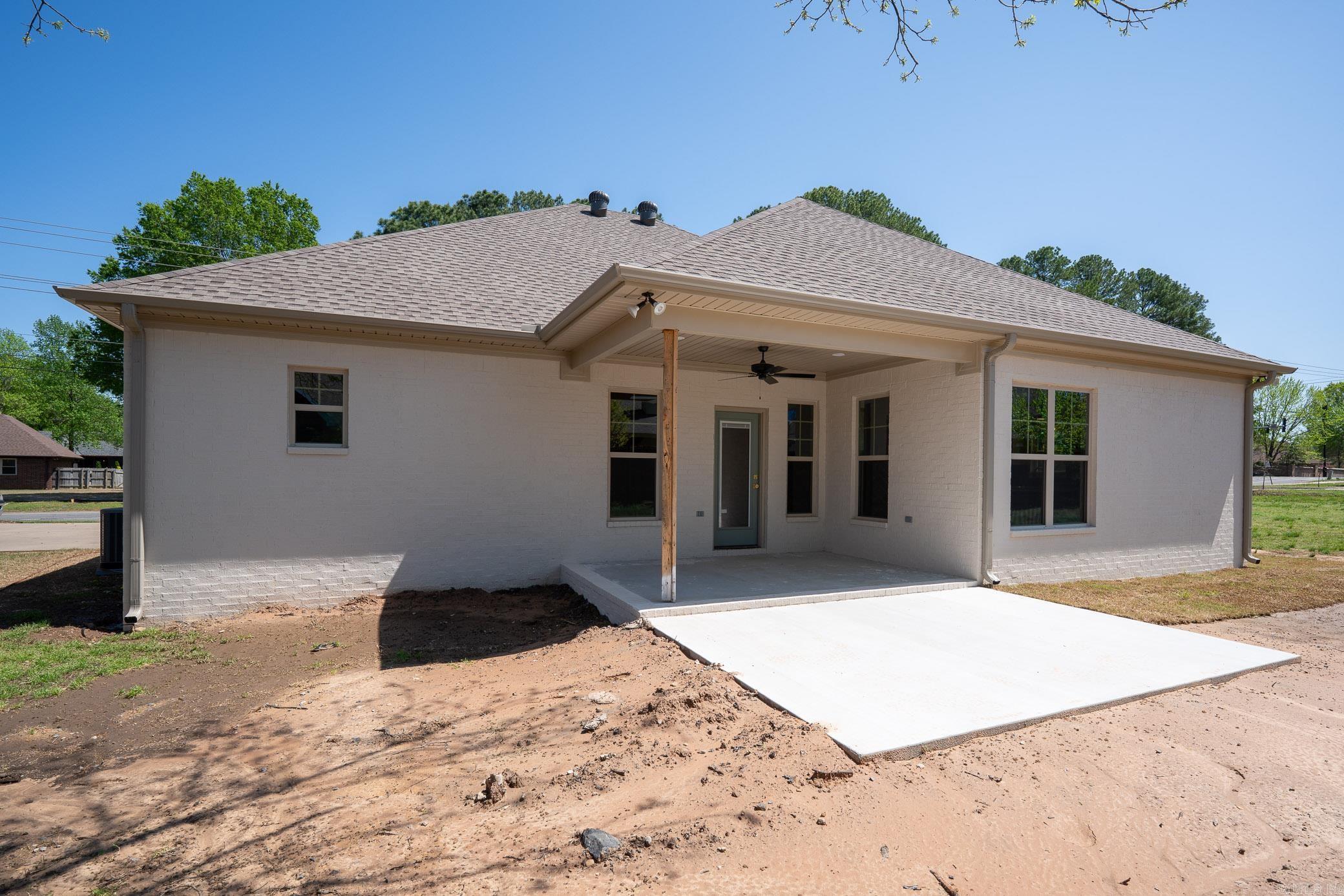 1045  Country Club  Conway, AR