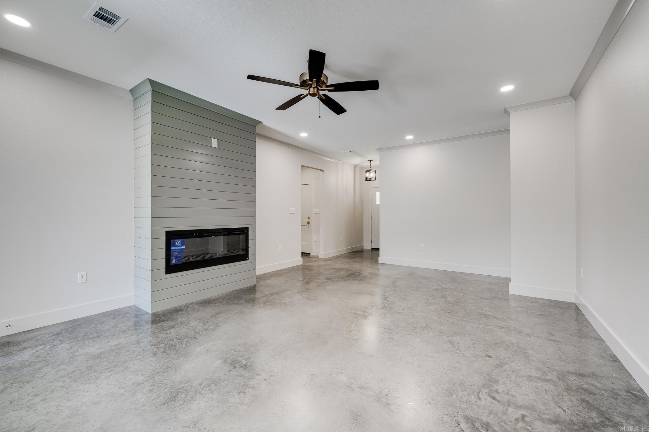 1045  Country Club  Conway, AR
