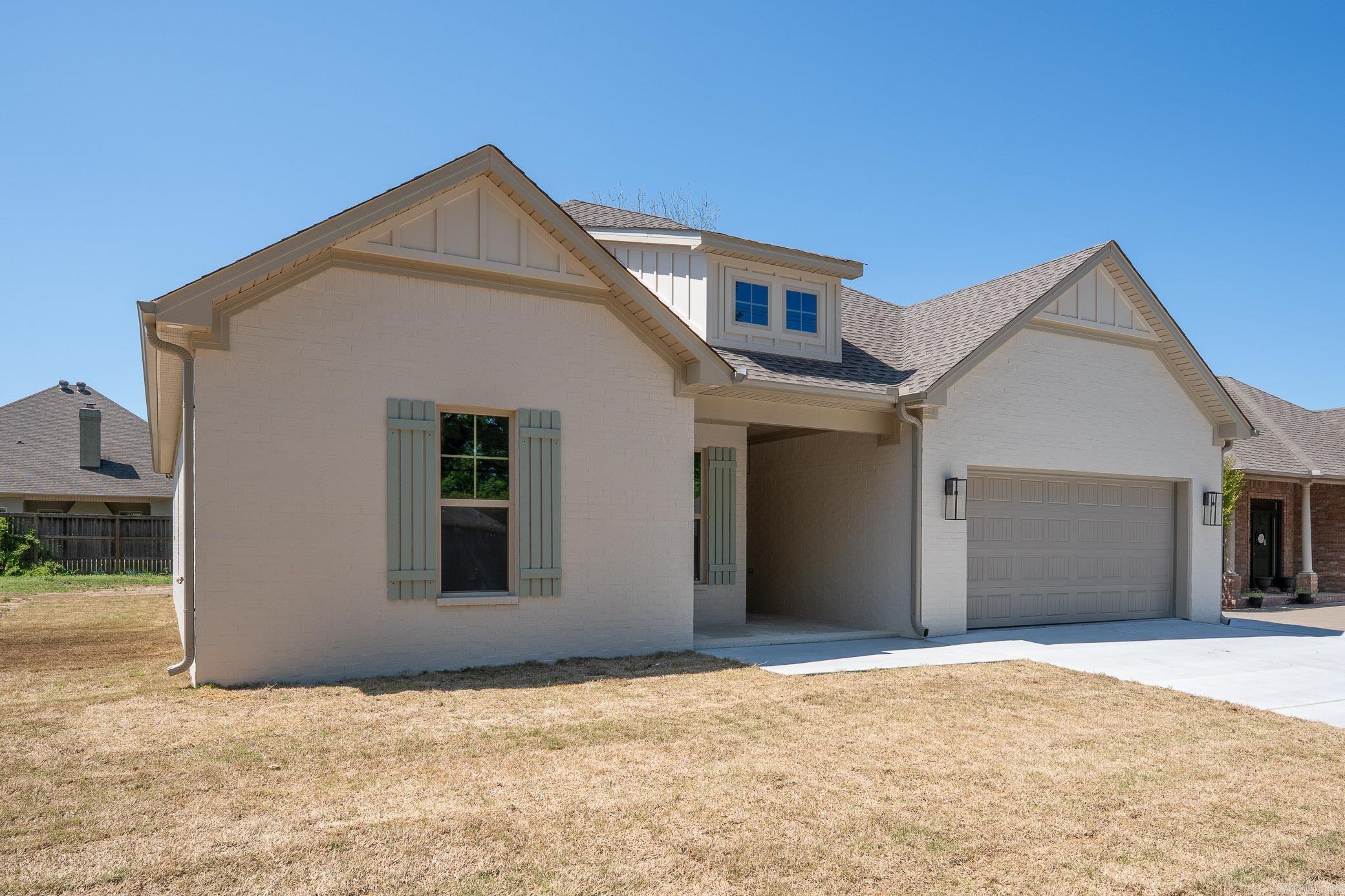 1045  Country Club  Conway, AR