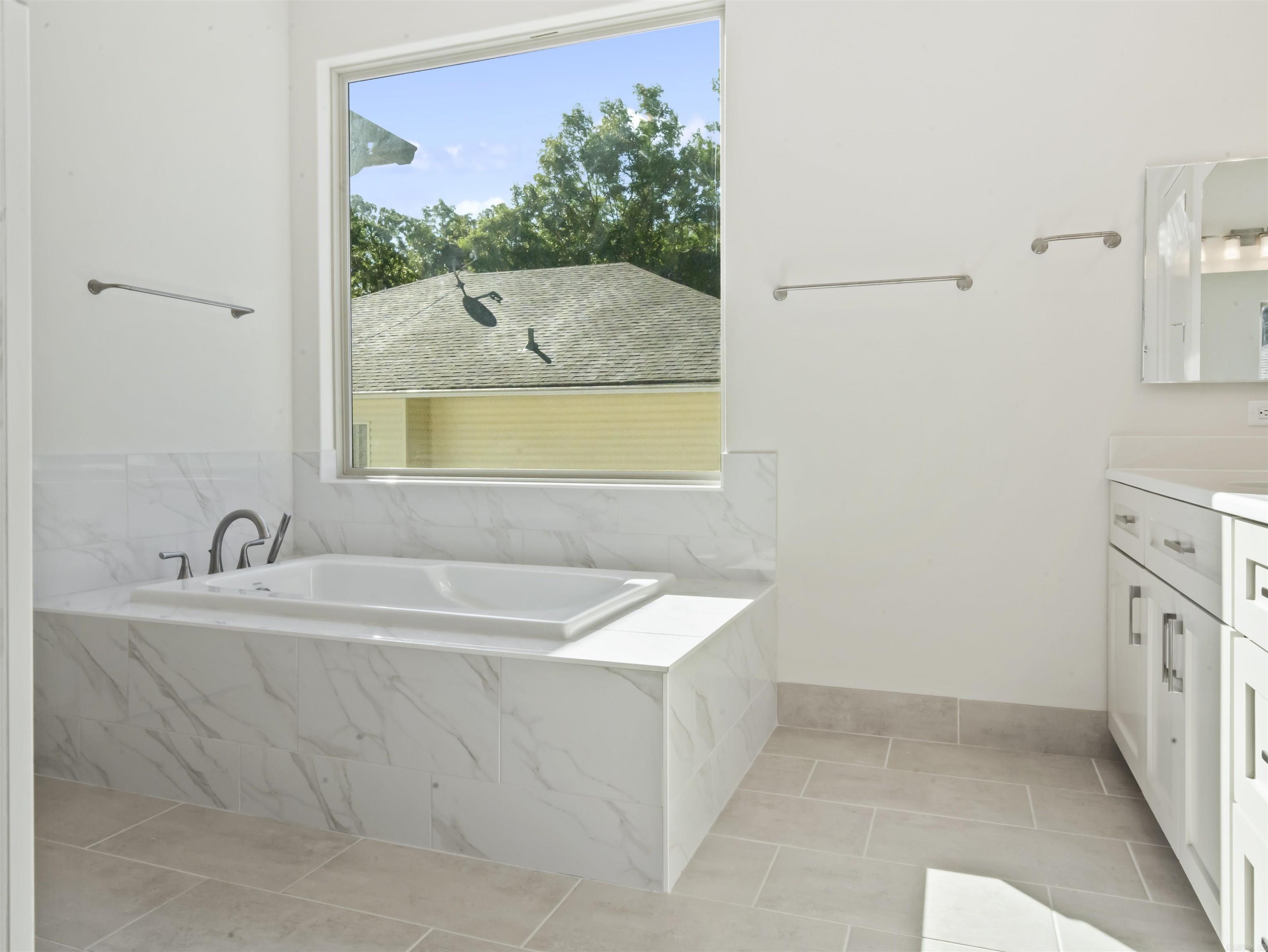 24  Zarina  Hot Springs Village, AR