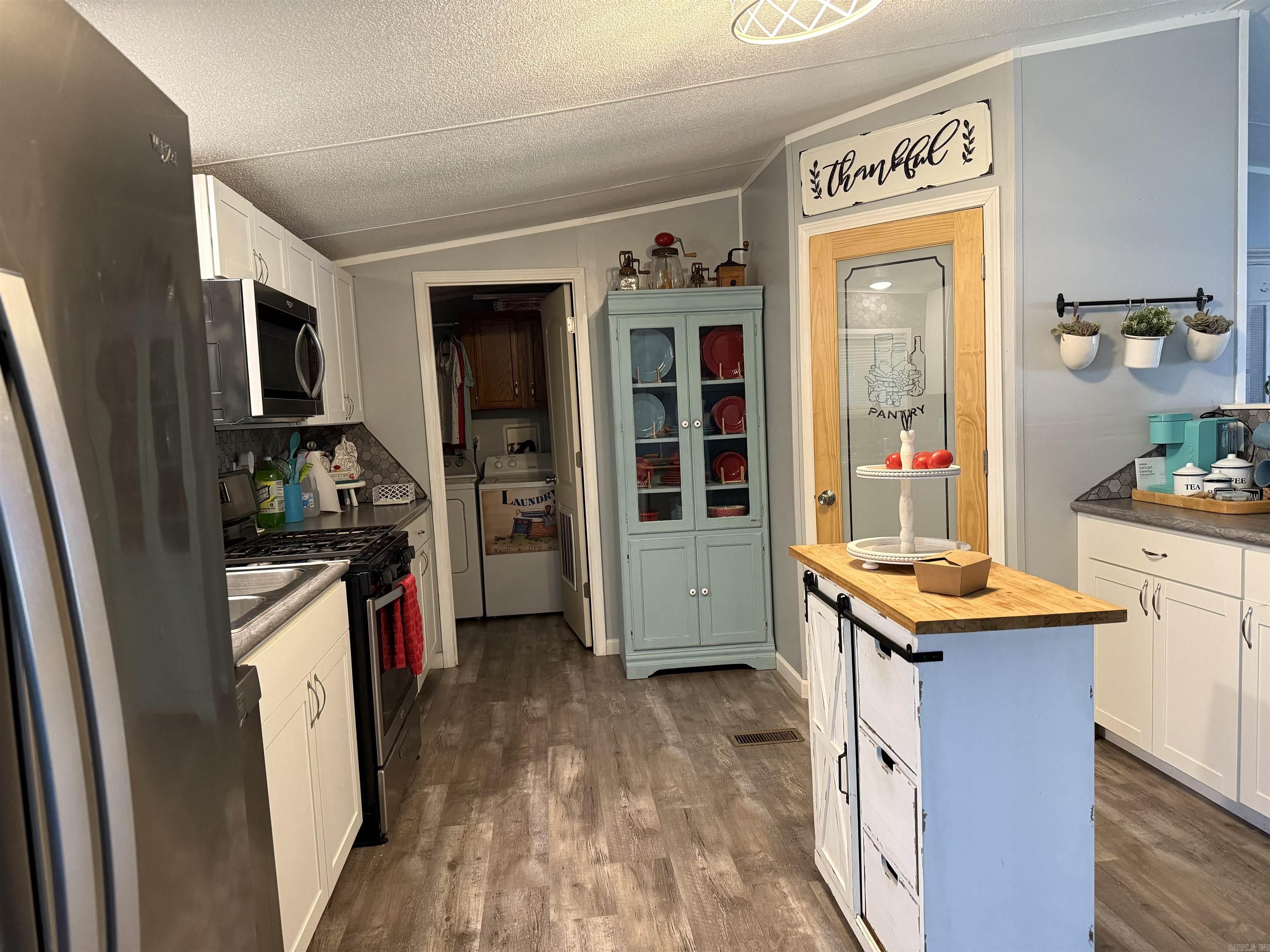 164  Murray  Hunter, AR