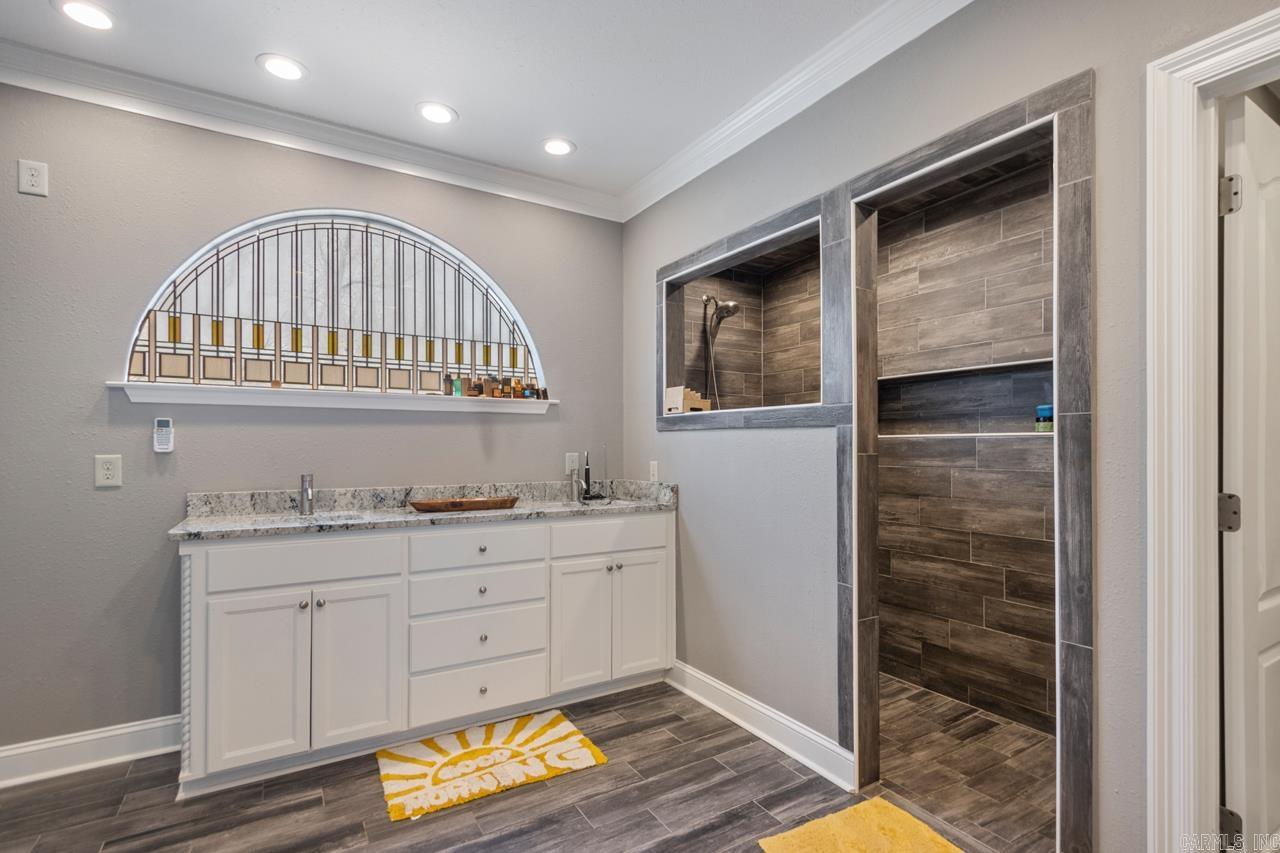 1045 Scarlett Lane Bauxite, AR 72011