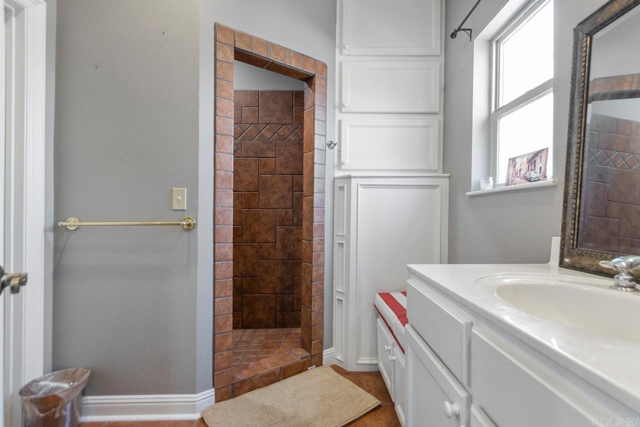 1045 Scarlett Lane Bauxite, AR 72011