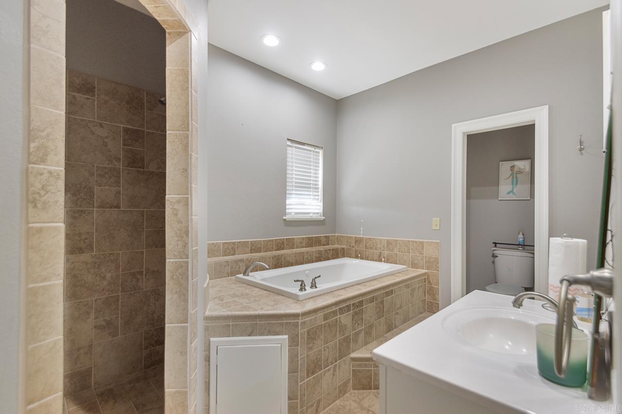 1045 Scarlett Lane Bauxite, AR 72011