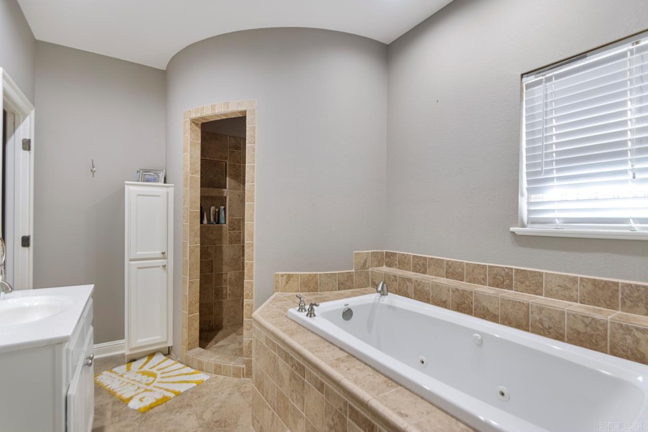 1045  Scarlett  Bauxite, AR