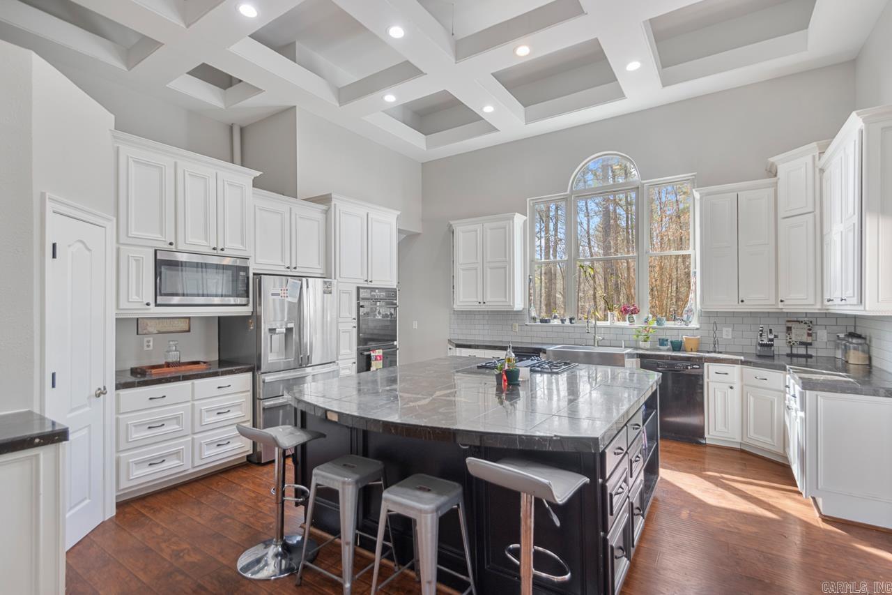 1045 Scarlett Lane Bauxite, AR 72011