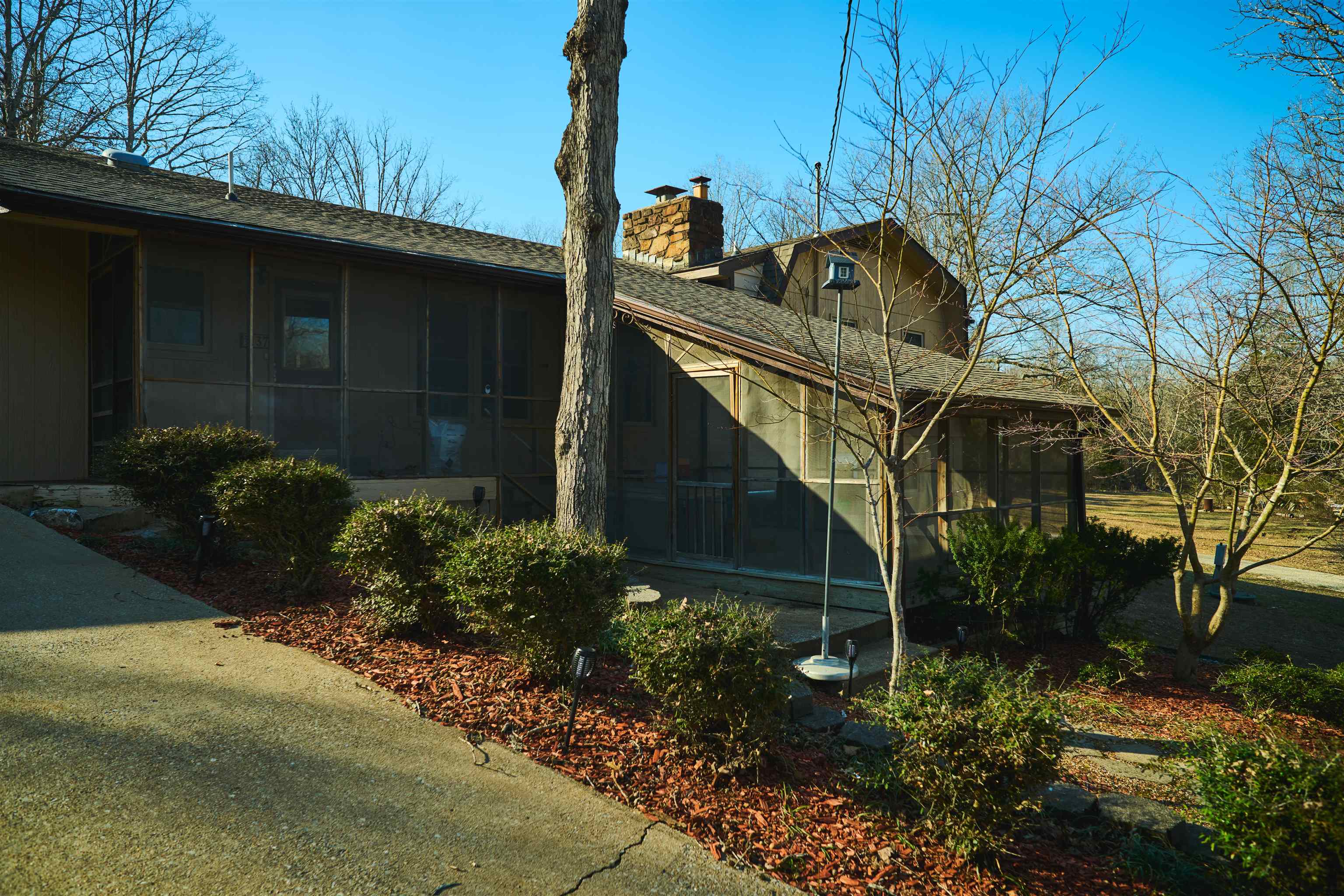 600 W Clayton St  Hardy, AR