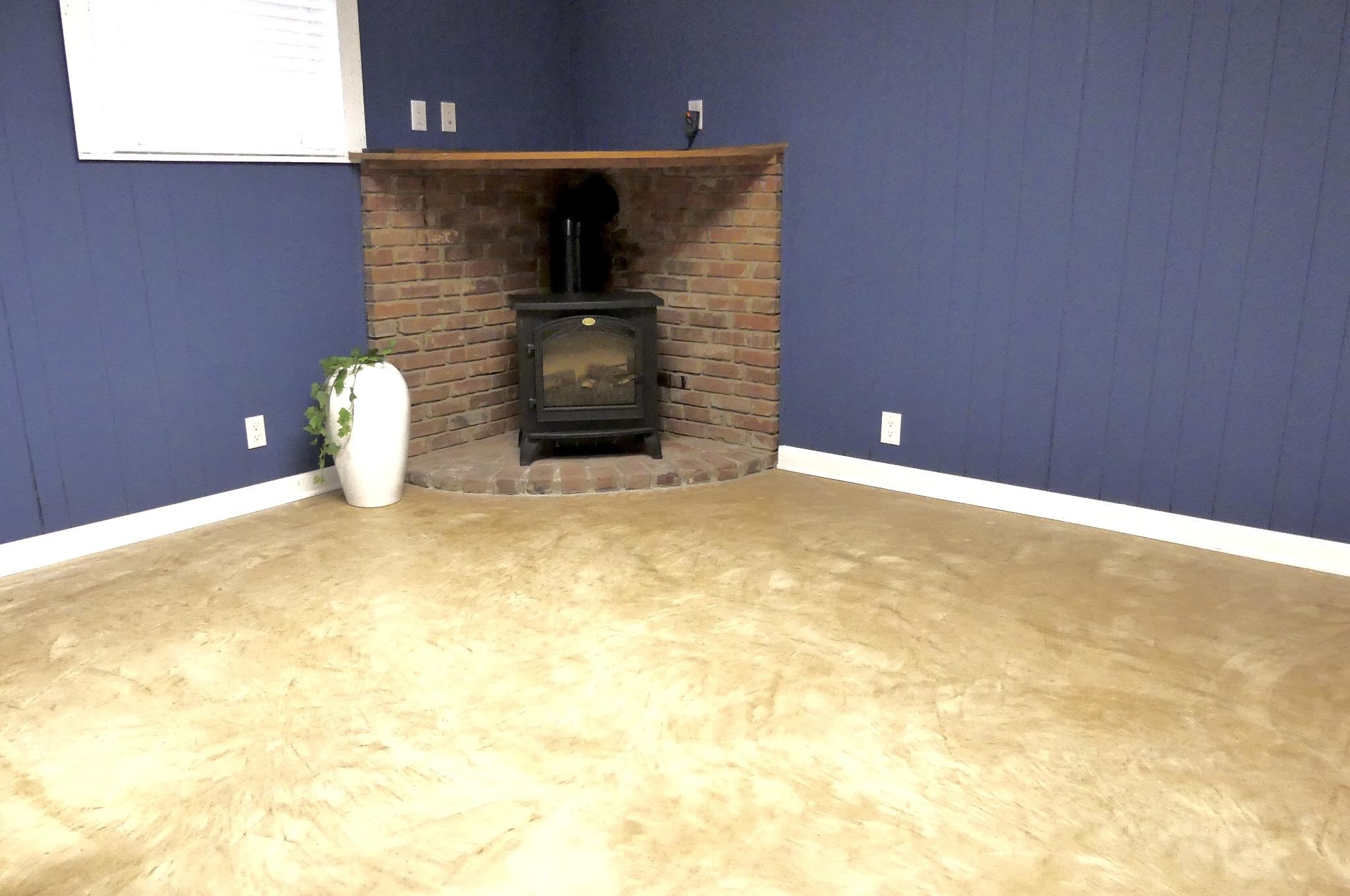 600 W Clayton St Hardy, AR 72542