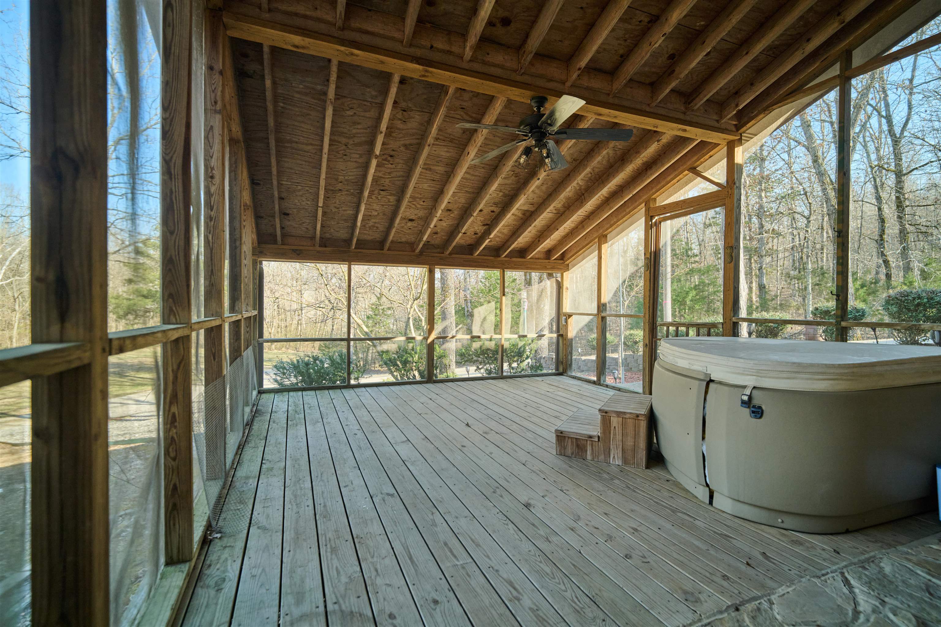 600 W Clayton St  Hardy, AR