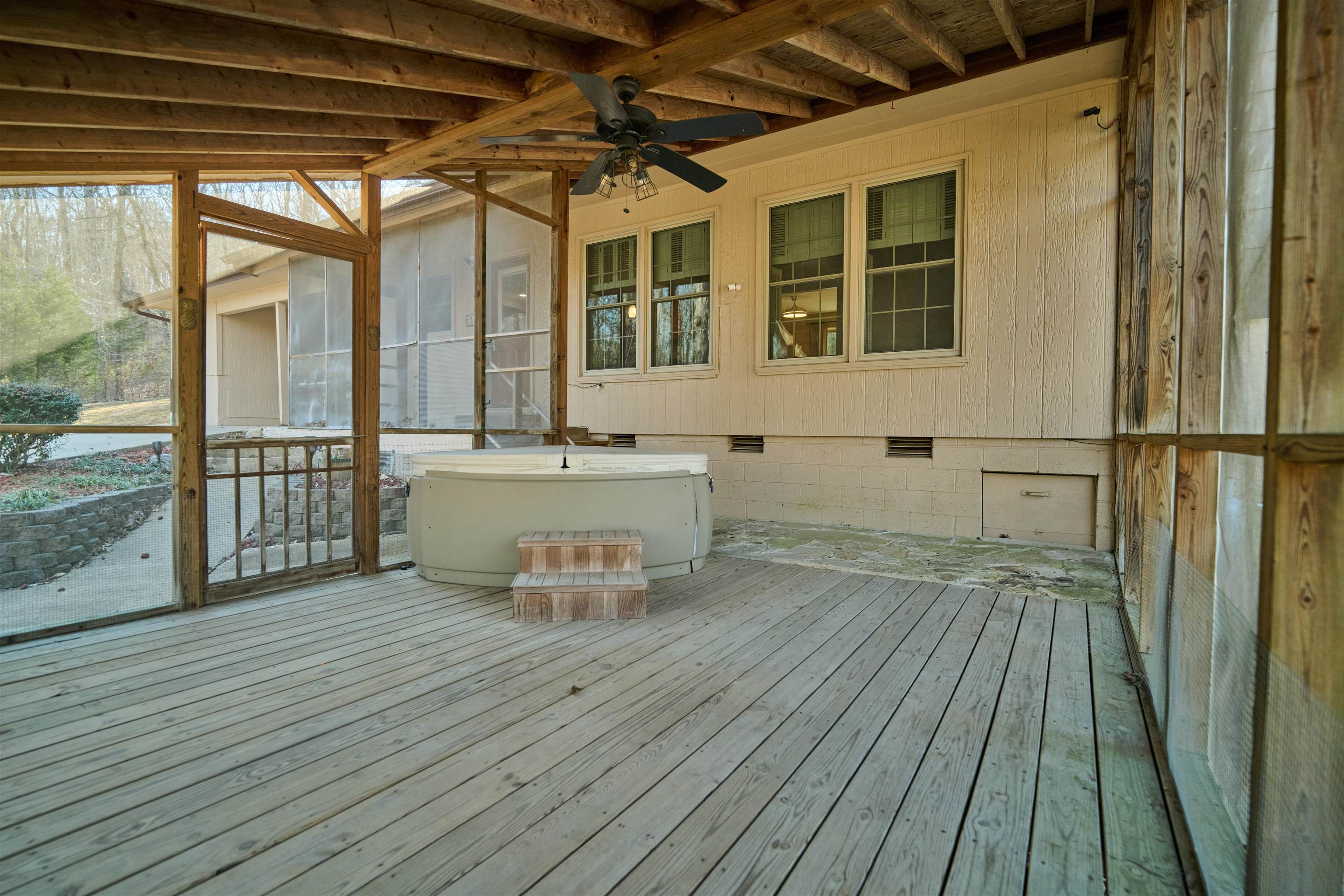 600 W Clayton St  Hardy, AR
