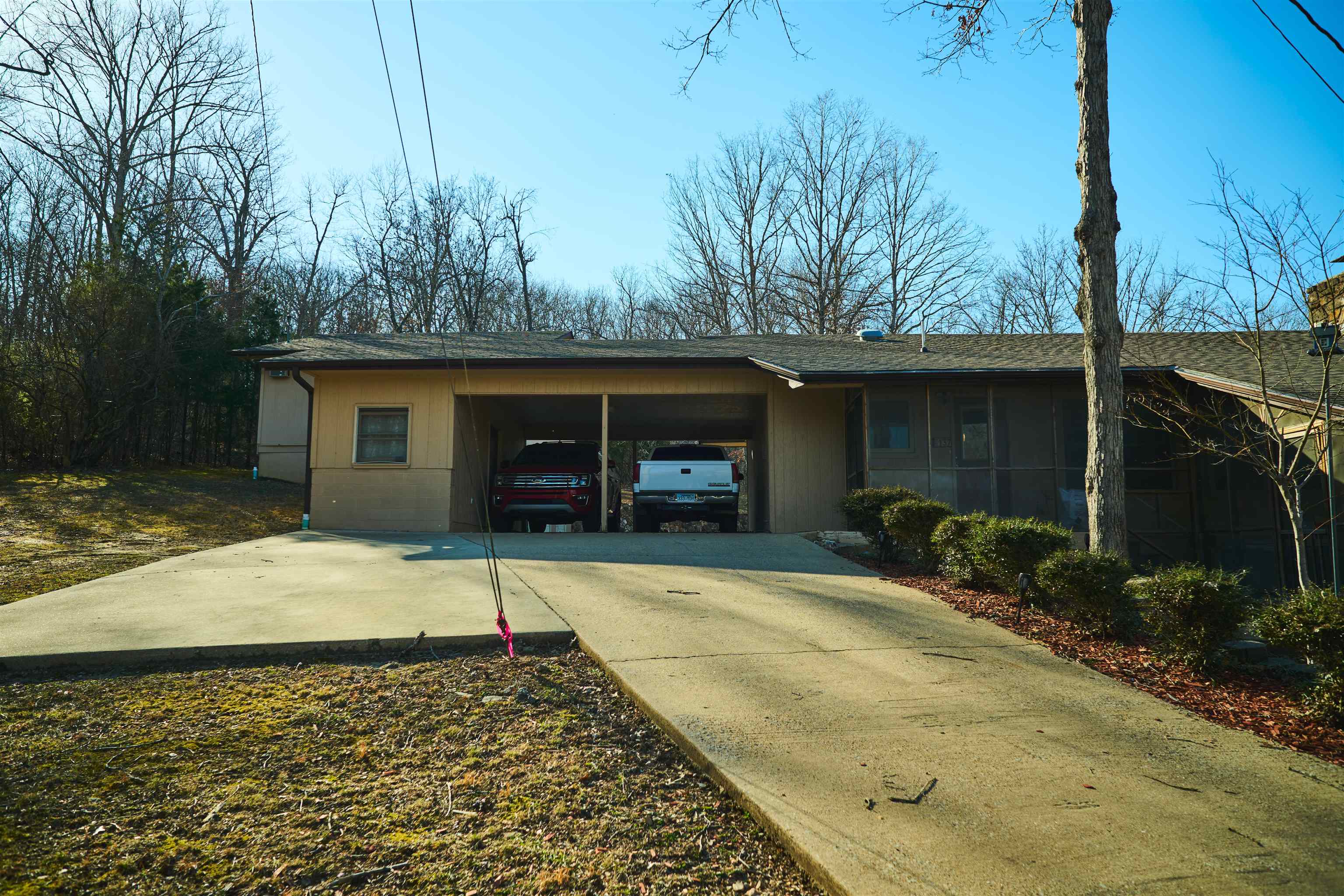 600 W Clayton St Hardy, AR 72542