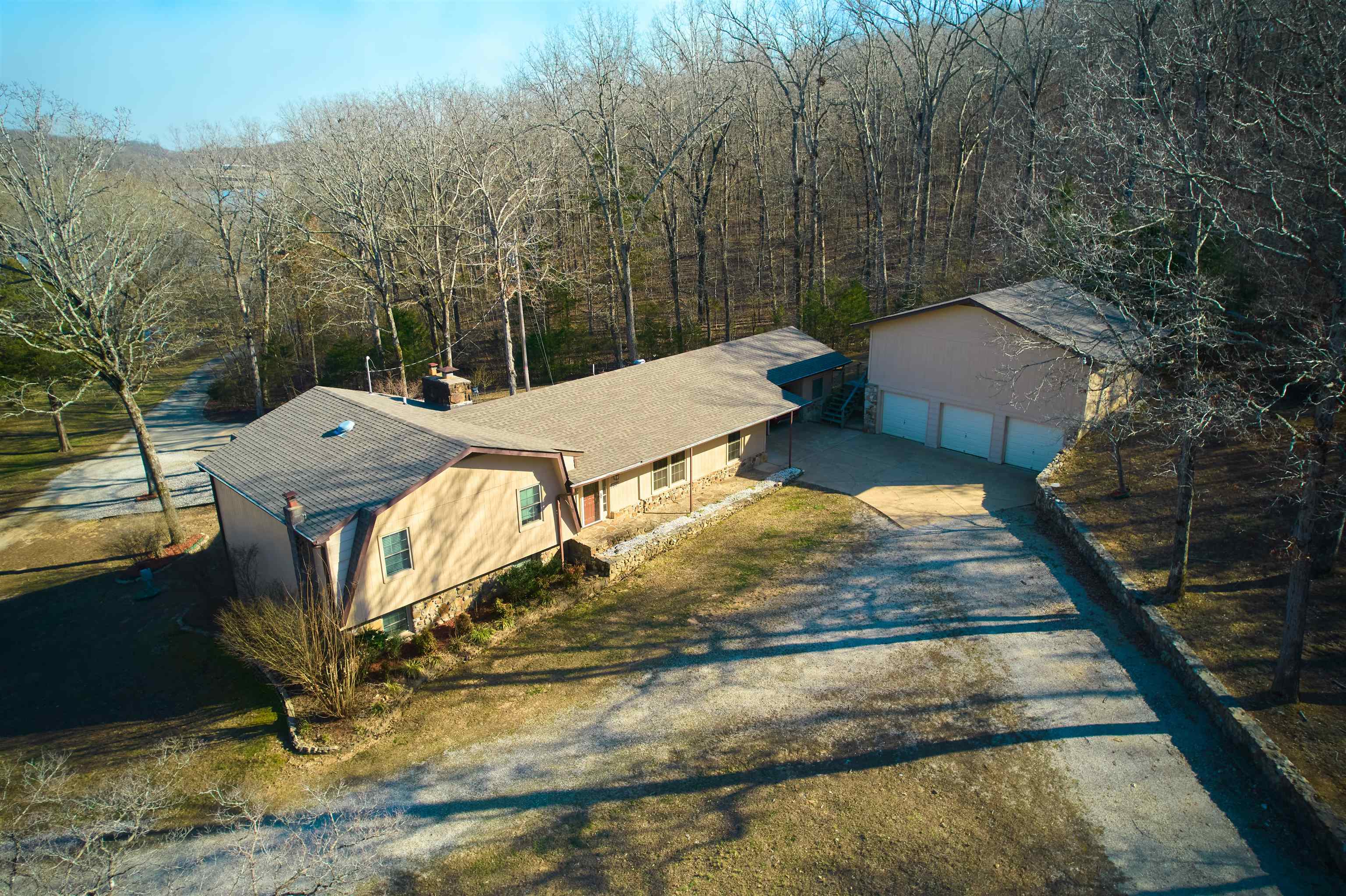 600 W Clayton St  Hardy, AR