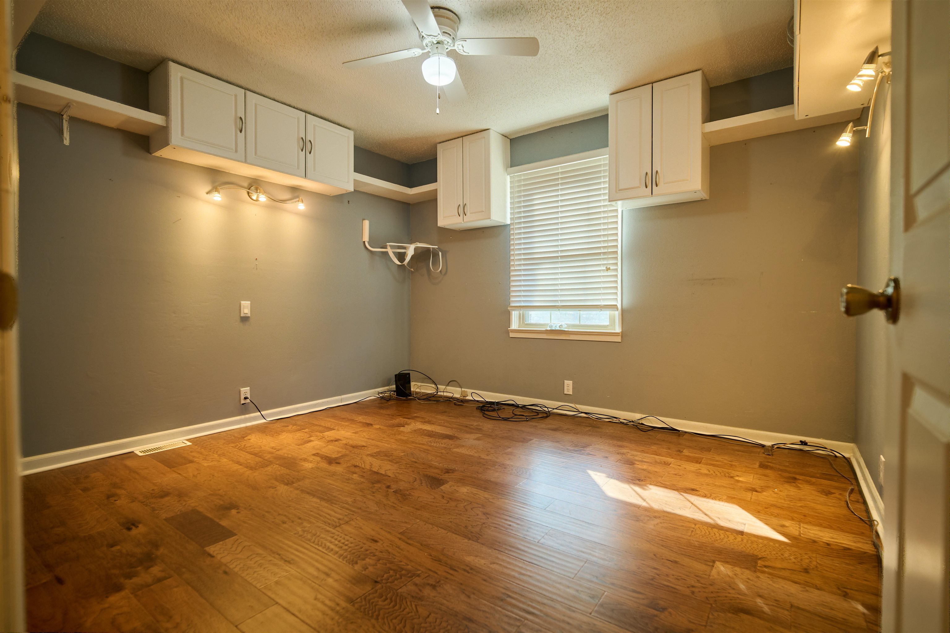 600 W Clayton St  Hardy, AR