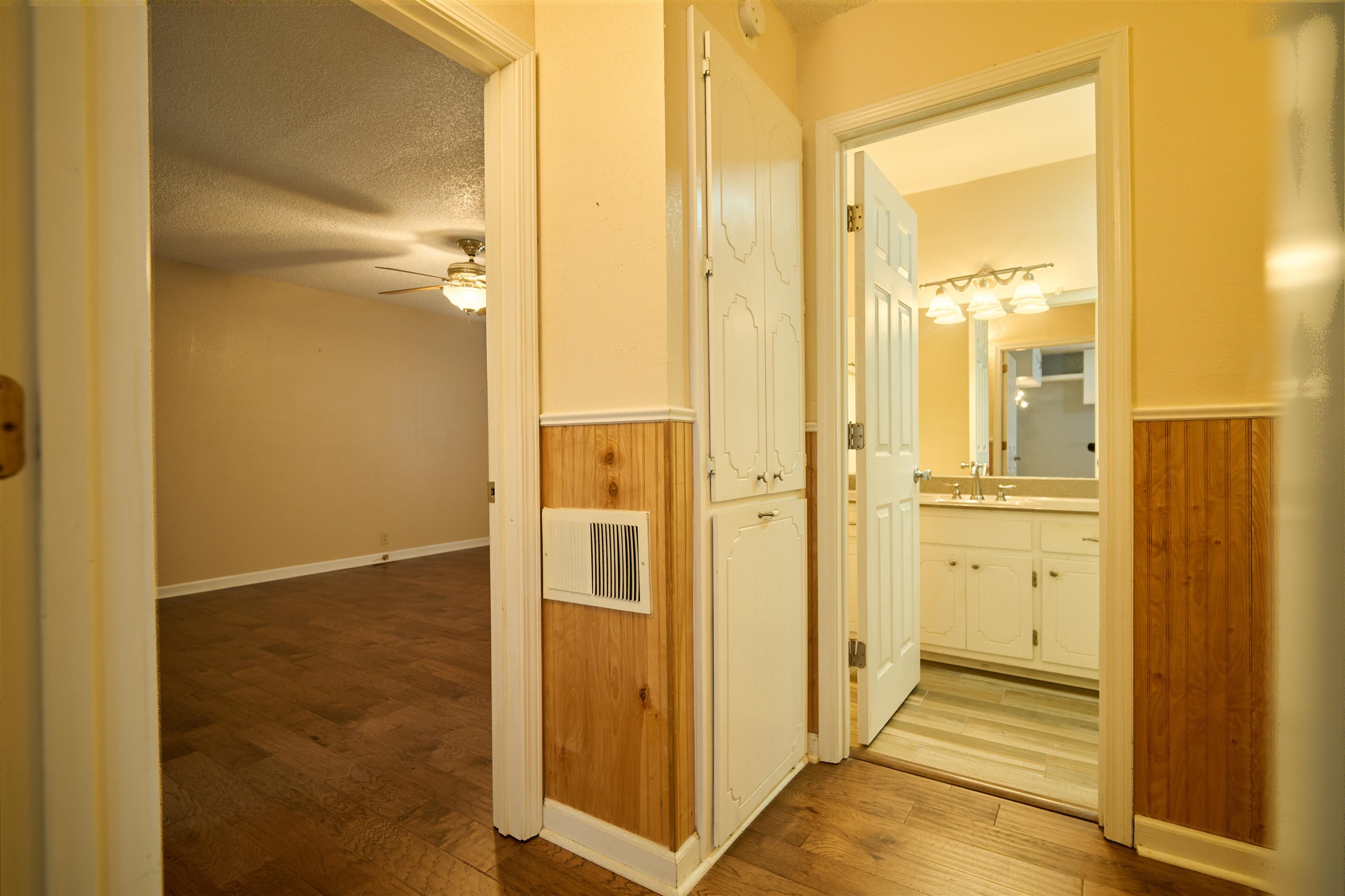 600 W Clayton St Hardy, AR 72542
