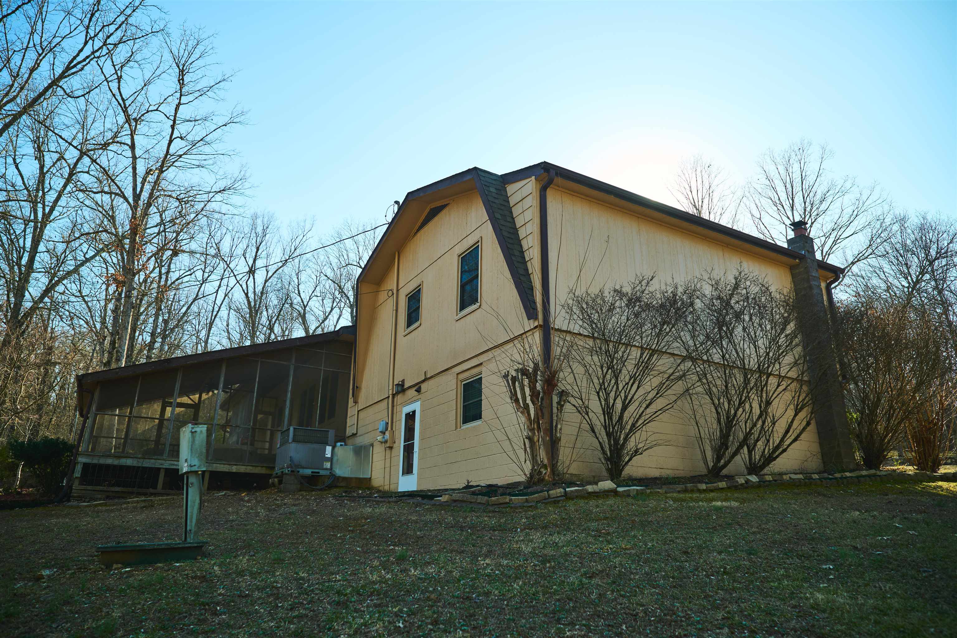 600 W Clayton St  Hardy, AR