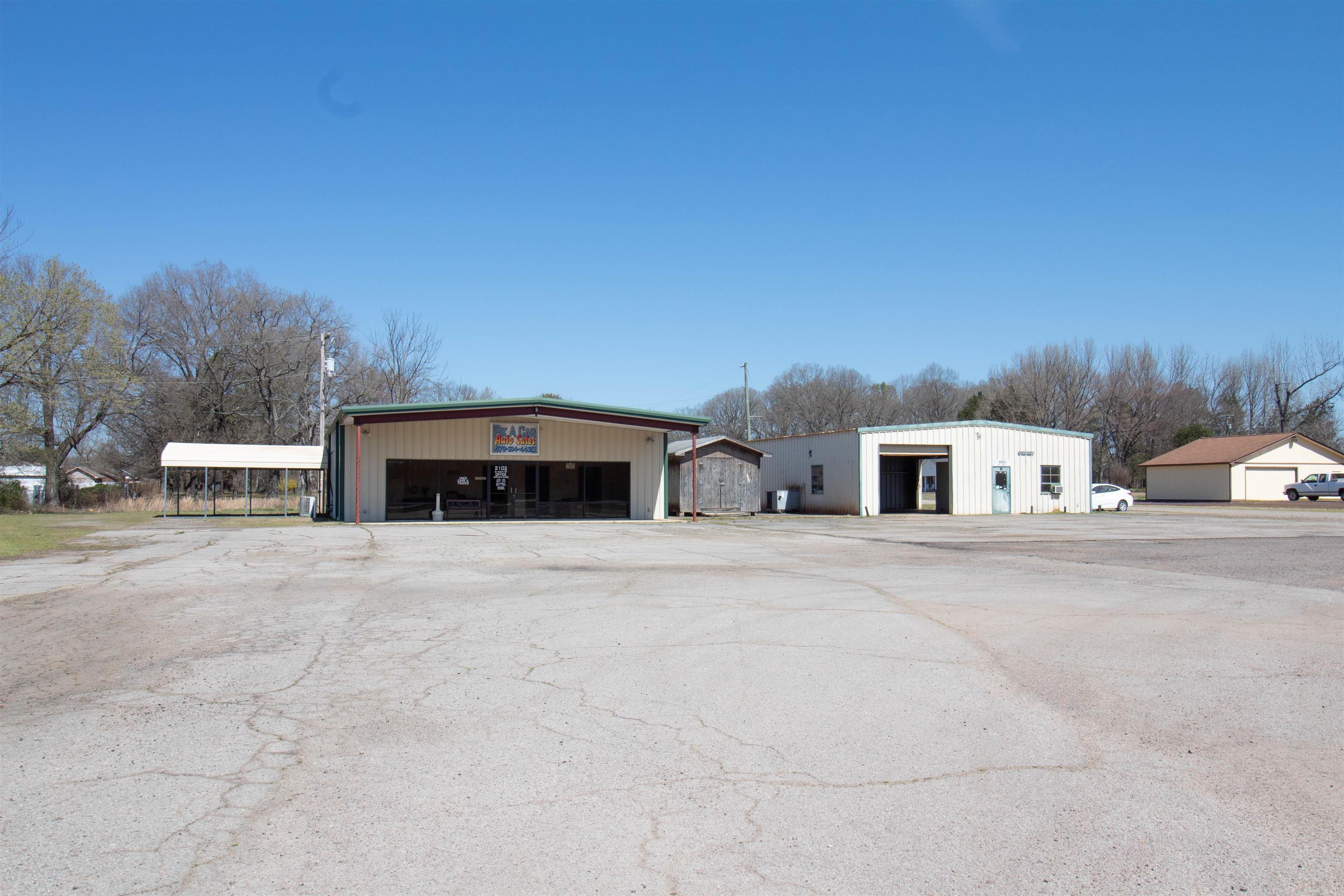 2100 & 2102 W Main  Clarksville, AR