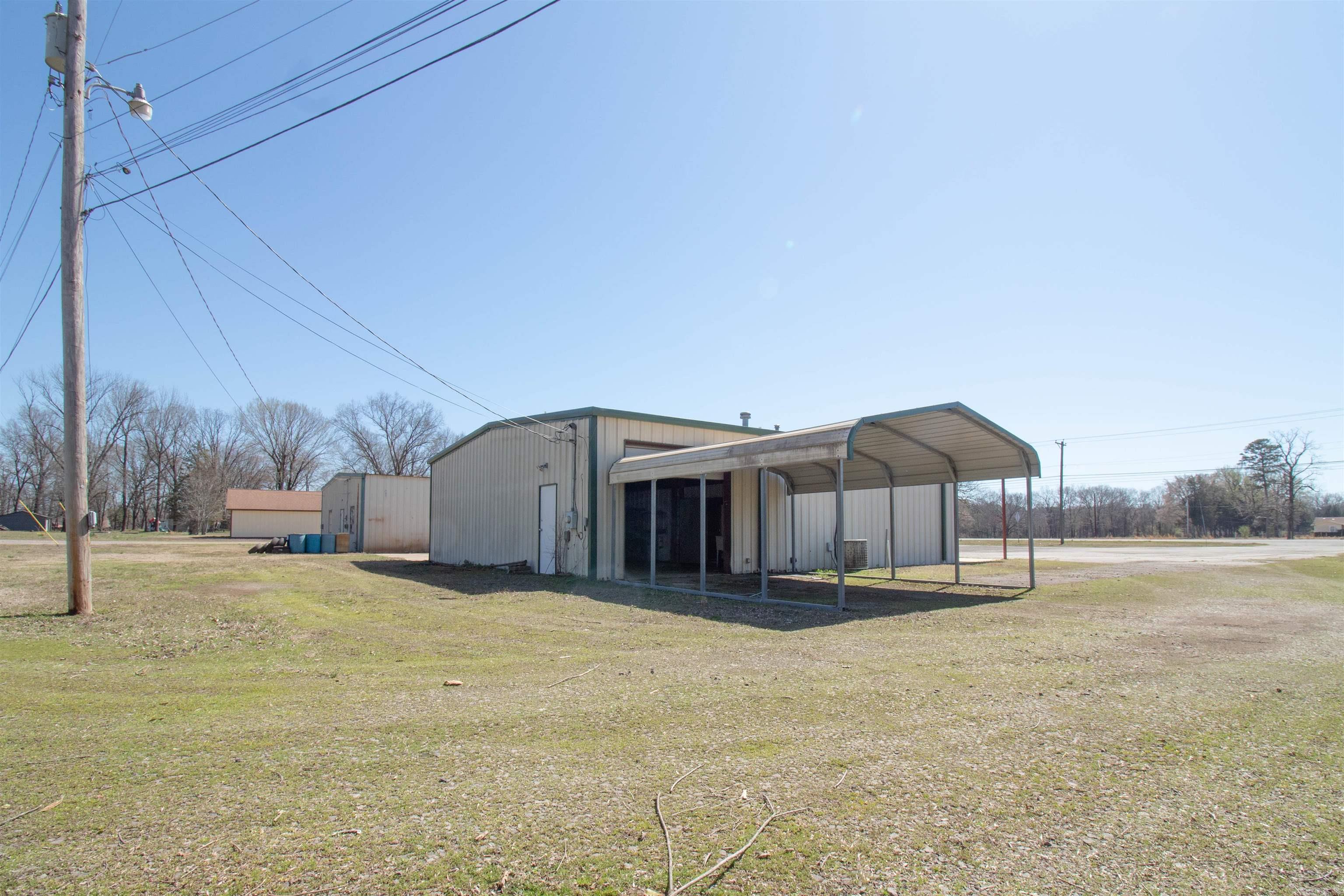 2100 & 2102 W Main  Clarksville, AR
