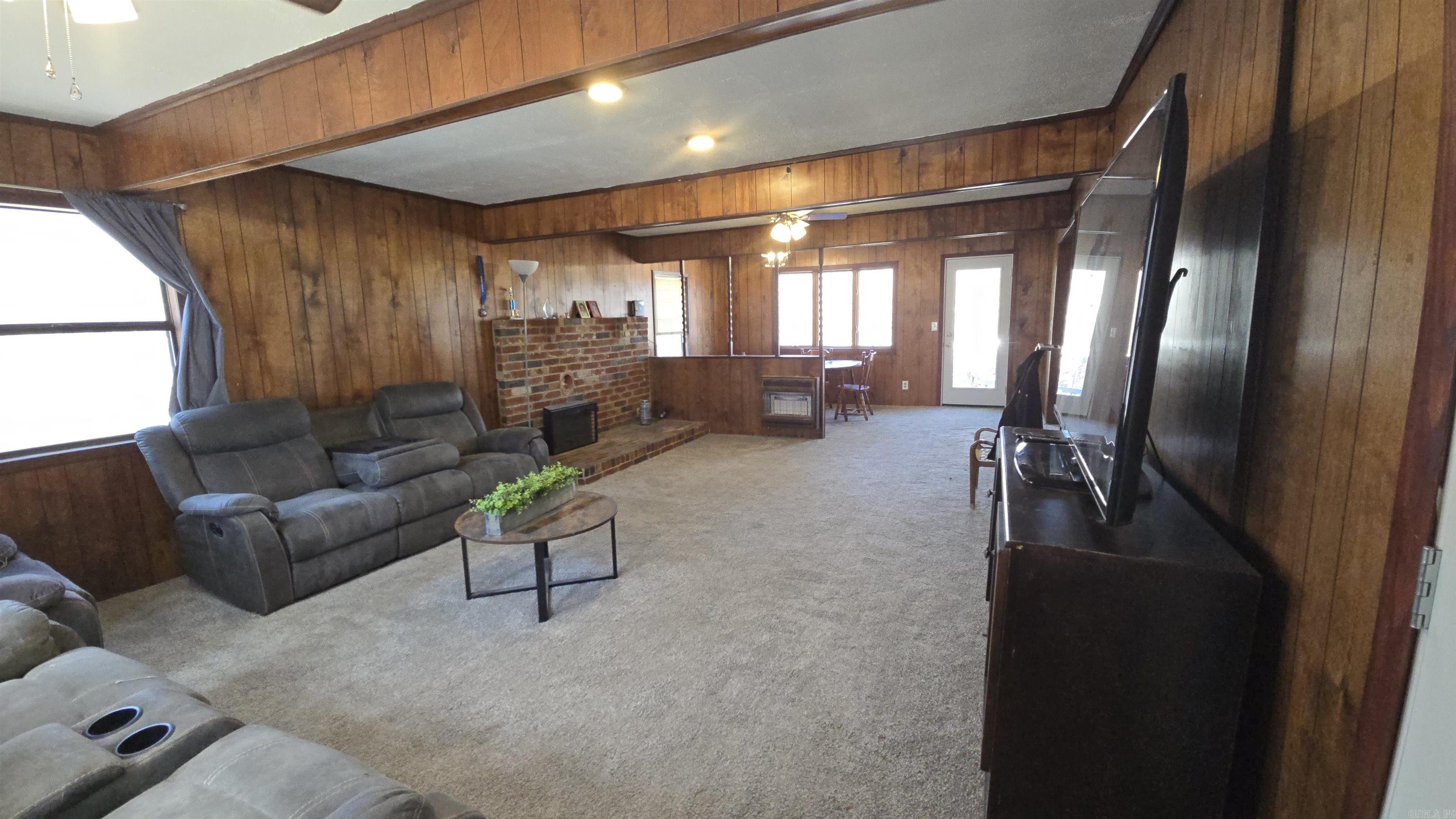 2430  Claxton  Cushman, AR