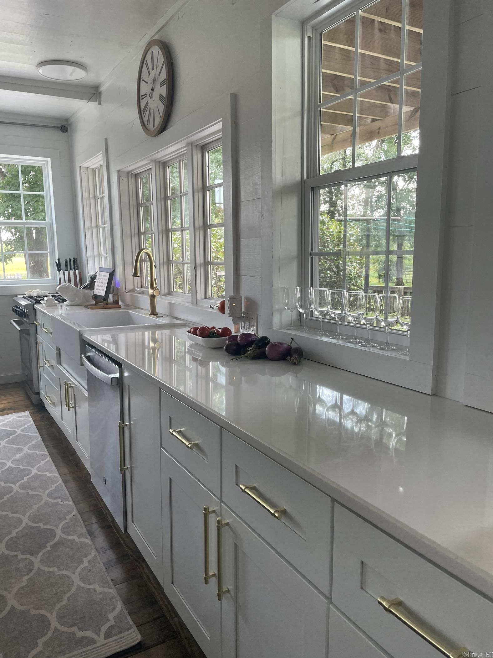 1338  Gray Loop  Leola, AR