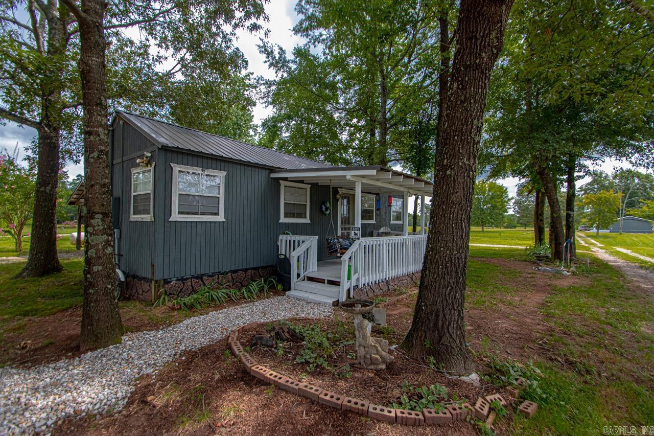 1338  Gray Loop  Leola, AR
