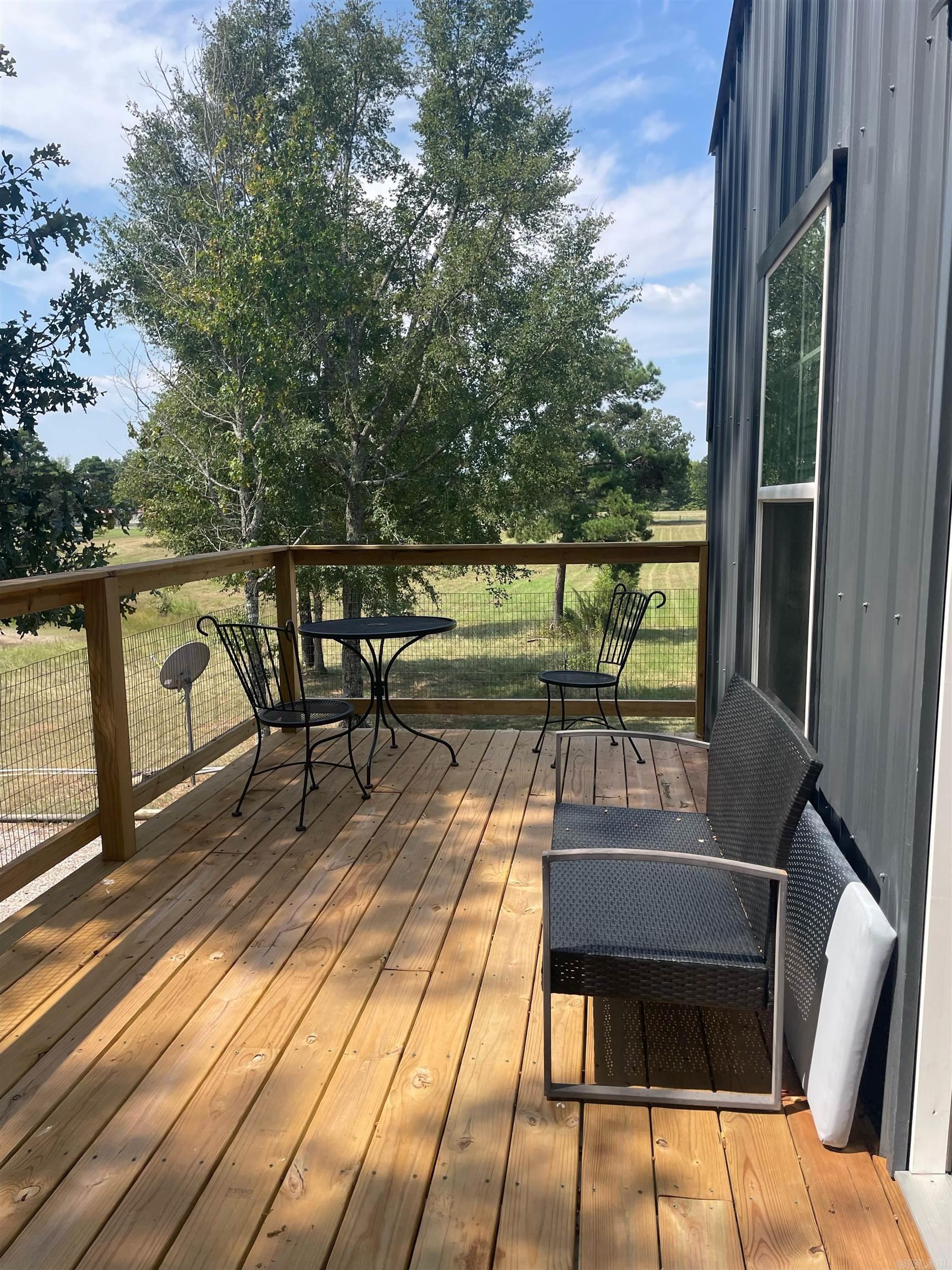 1338  Gray Loop  Leola, AR