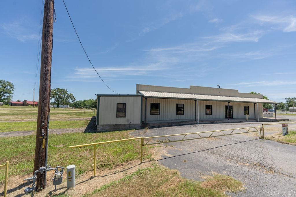 17053 S Hwy 65  Damascus, AR