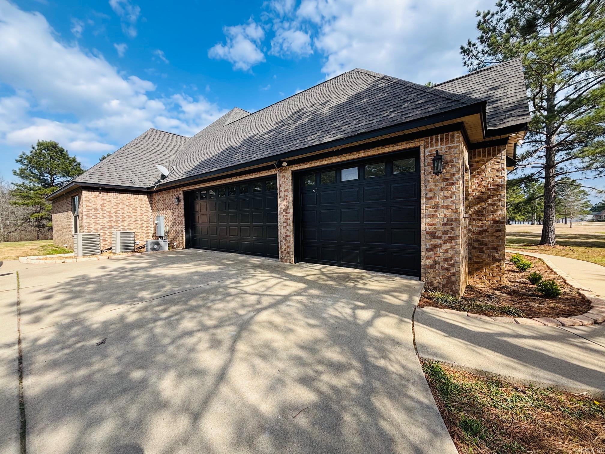 5624  Shore  Hensley, AR