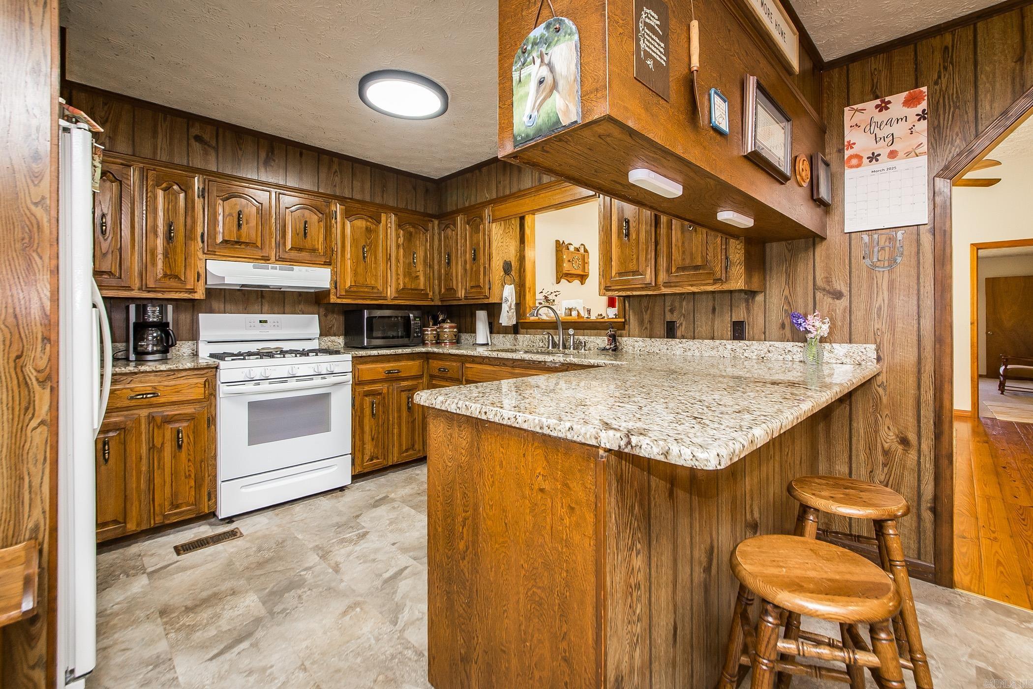 820  Highway 95 E  Clinton, AR