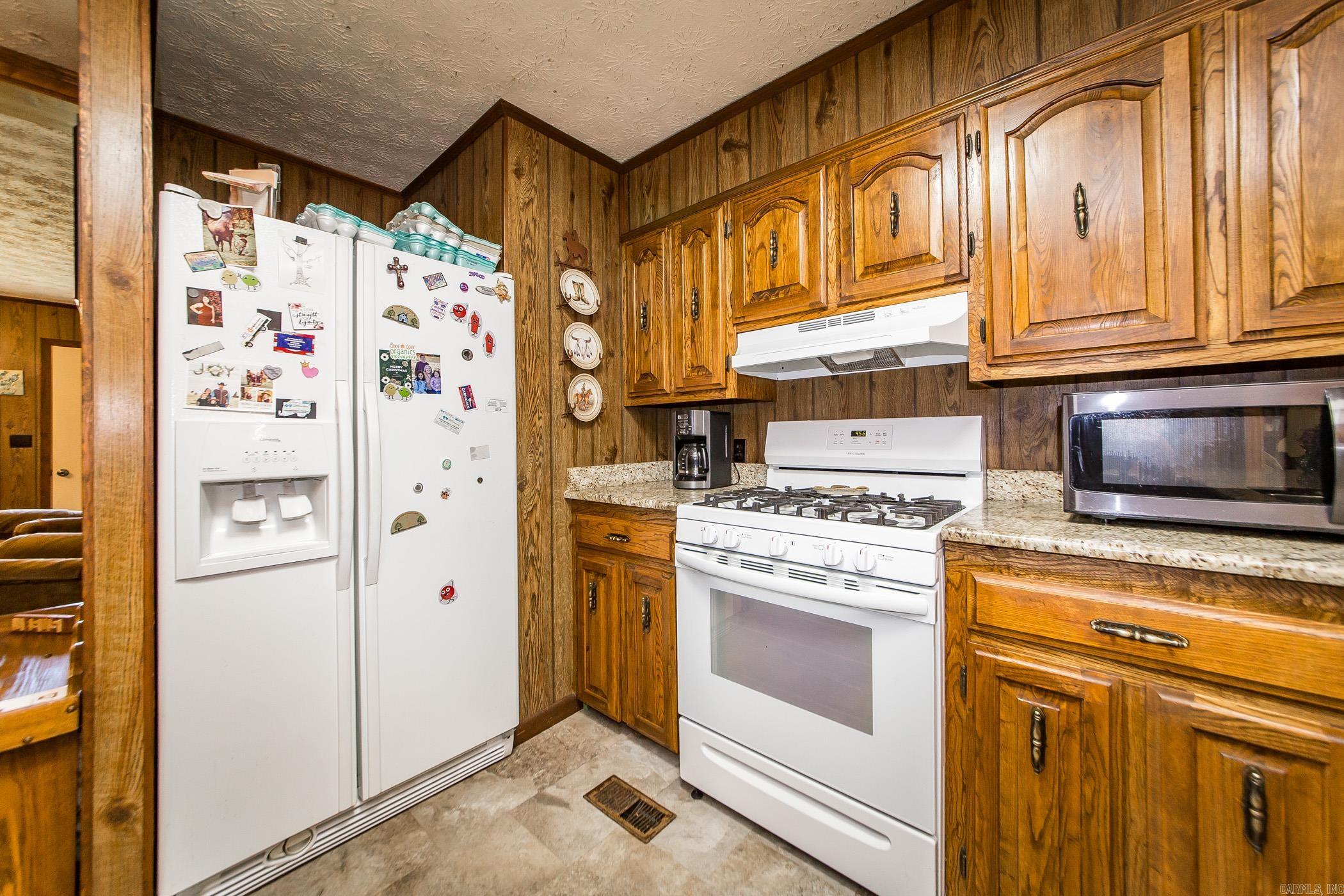 820  Highway 95 E  Clinton, AR