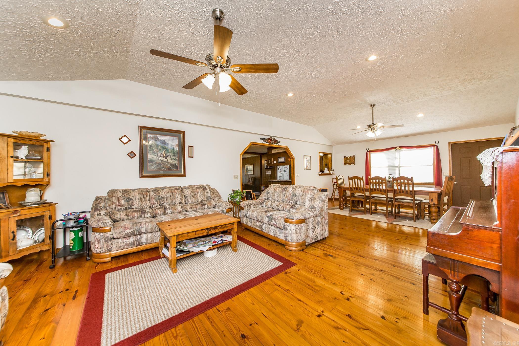 820  Highway 95 E  Clinton, AR