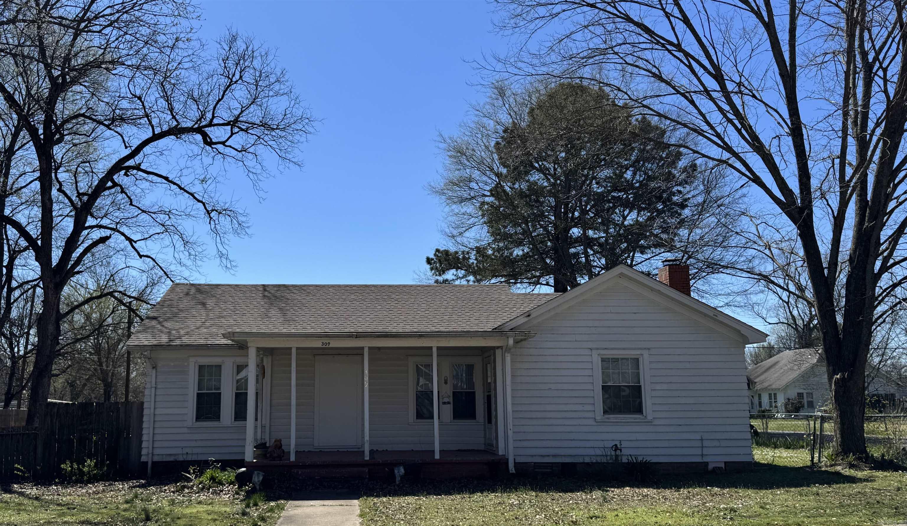 309 W Pike  Des Arc, AR