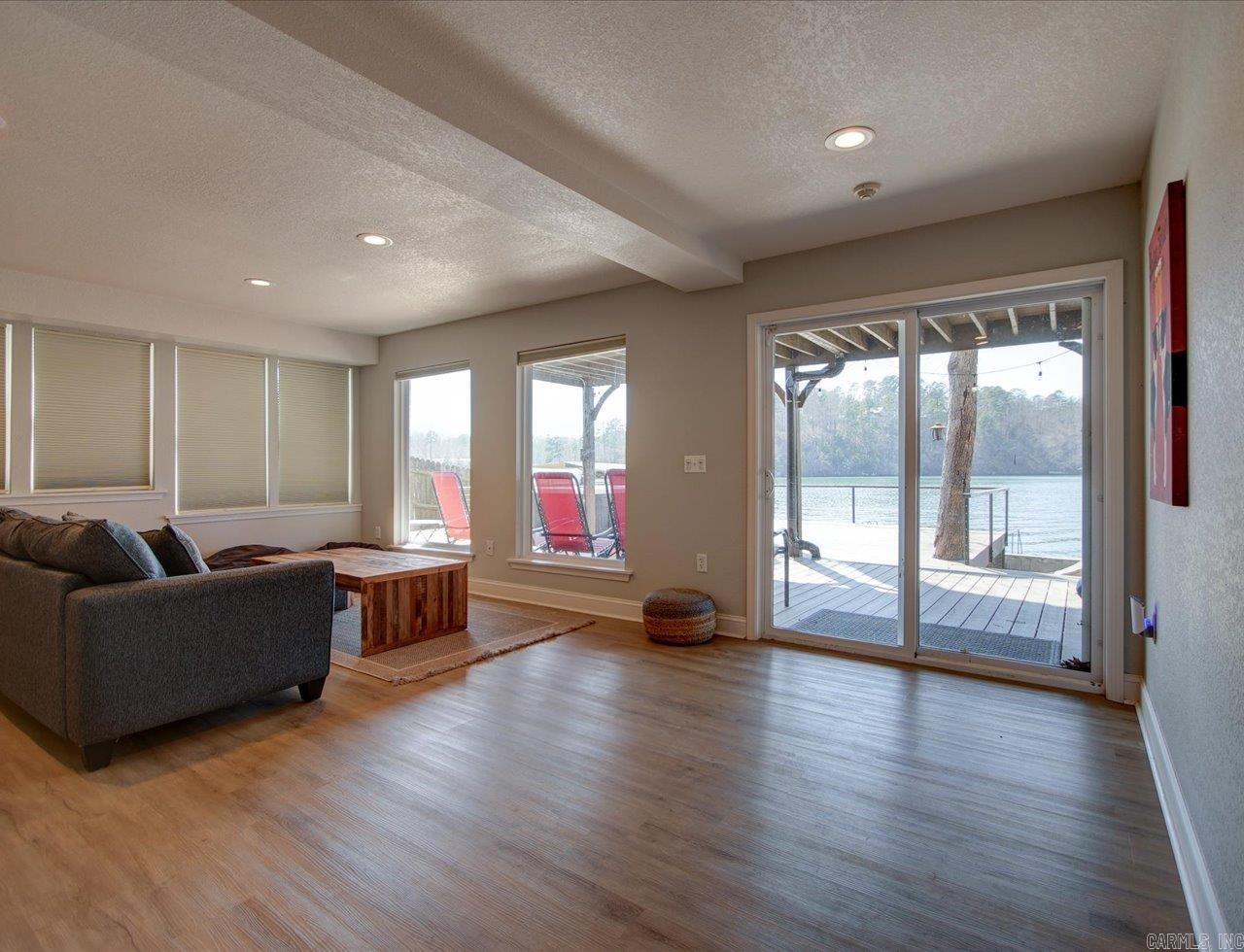 136 Riverside Drive Hot Springs, AR 71913