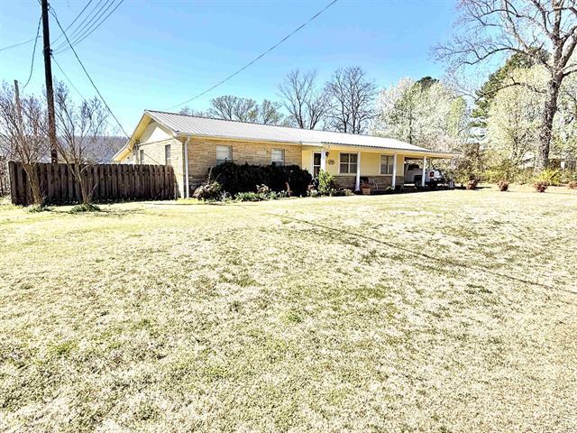 1114  Maple Drive  Mountain View, AR