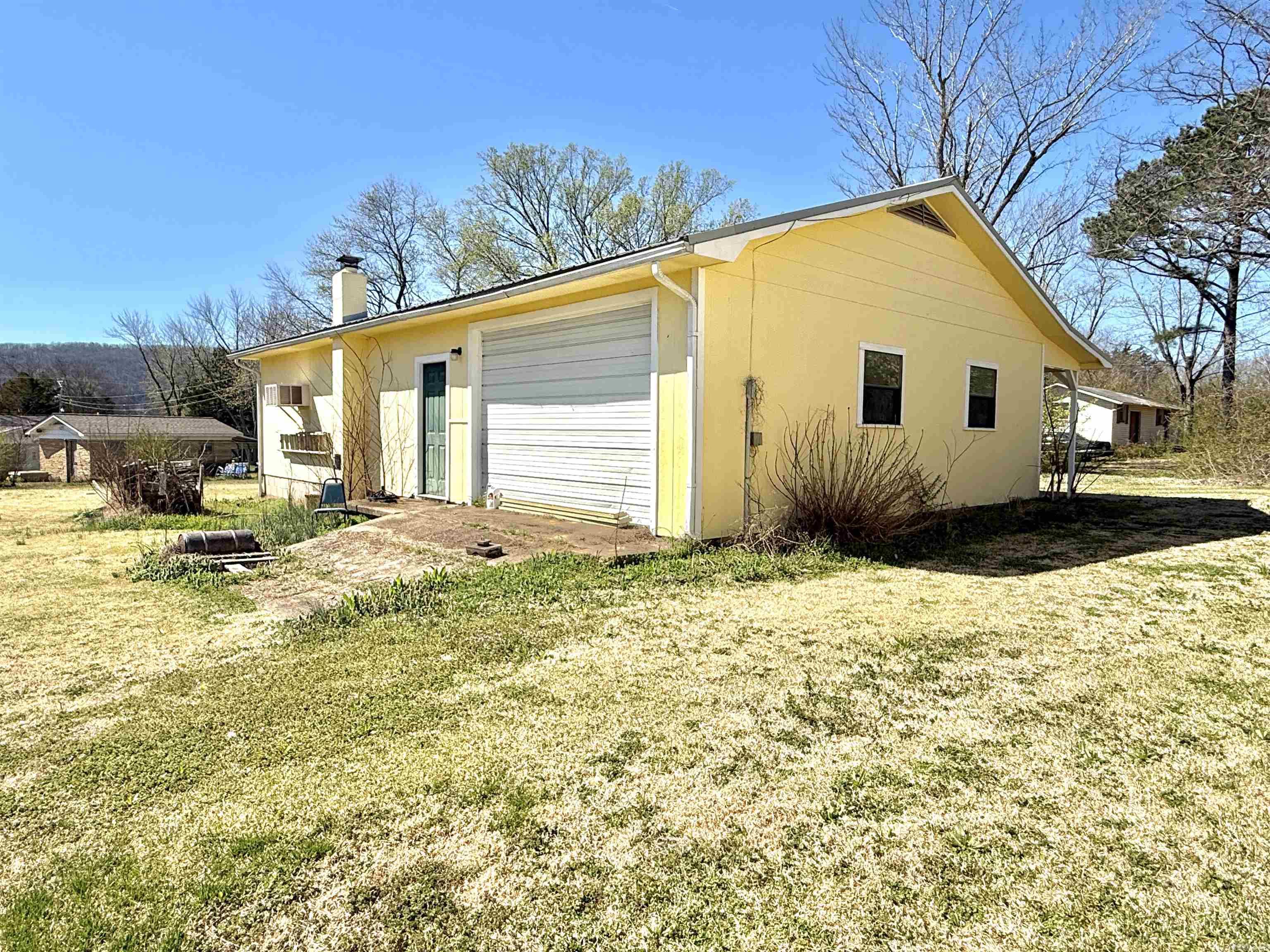 1114  Maple Drive  Mountain View, AR