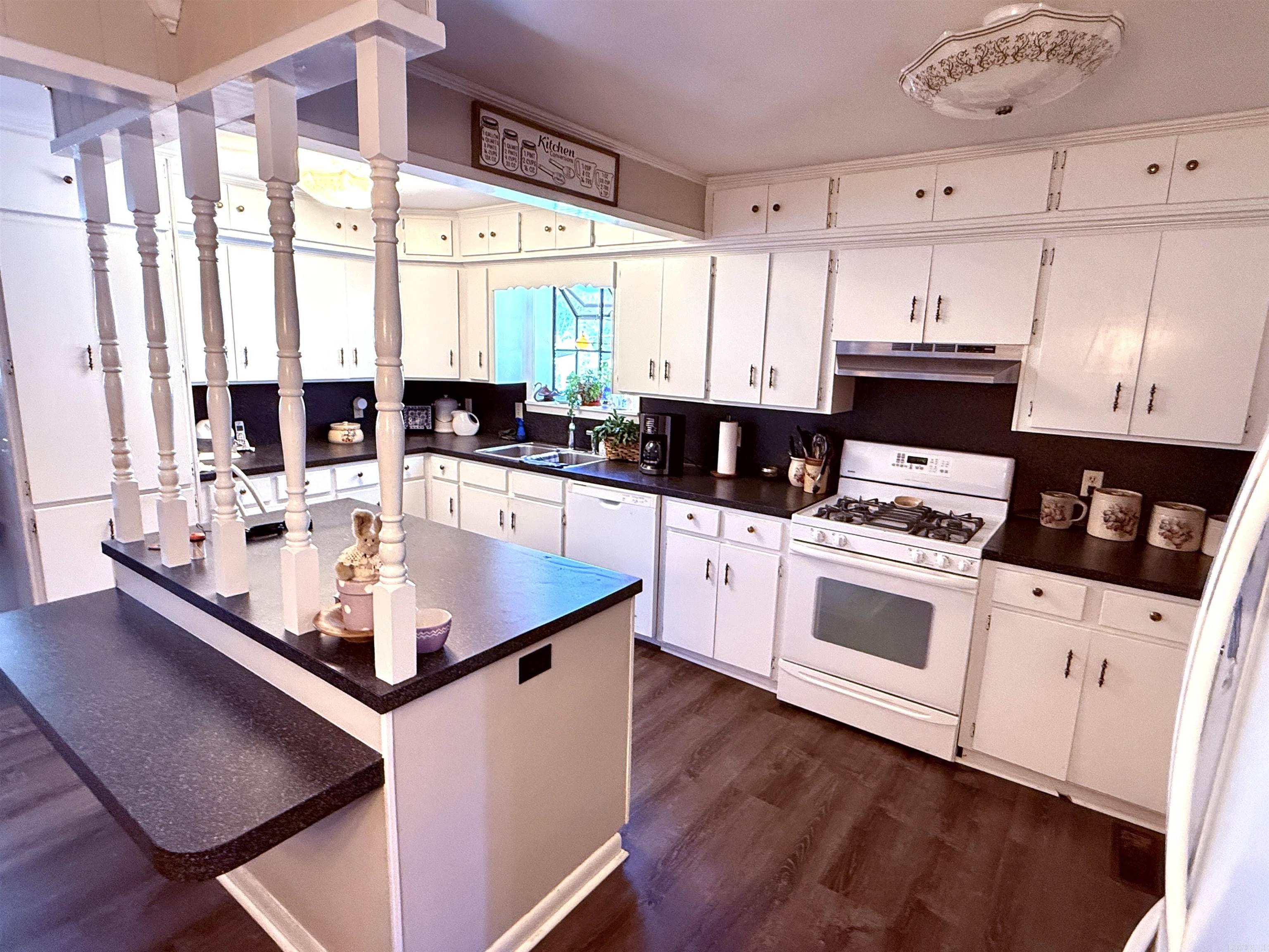 1114  Maple Drive  Mountain View, AR
